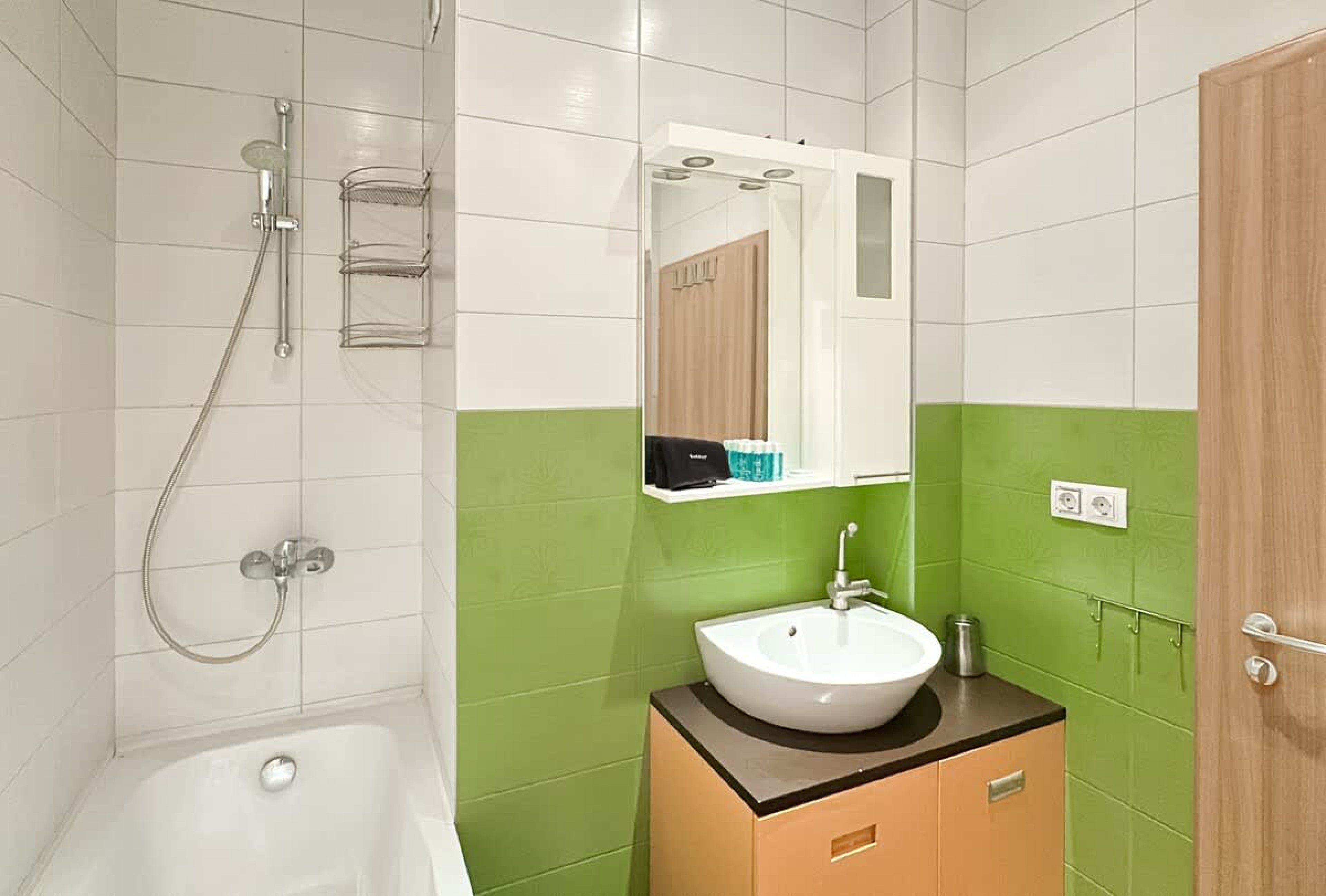 Scoutaround White Logo