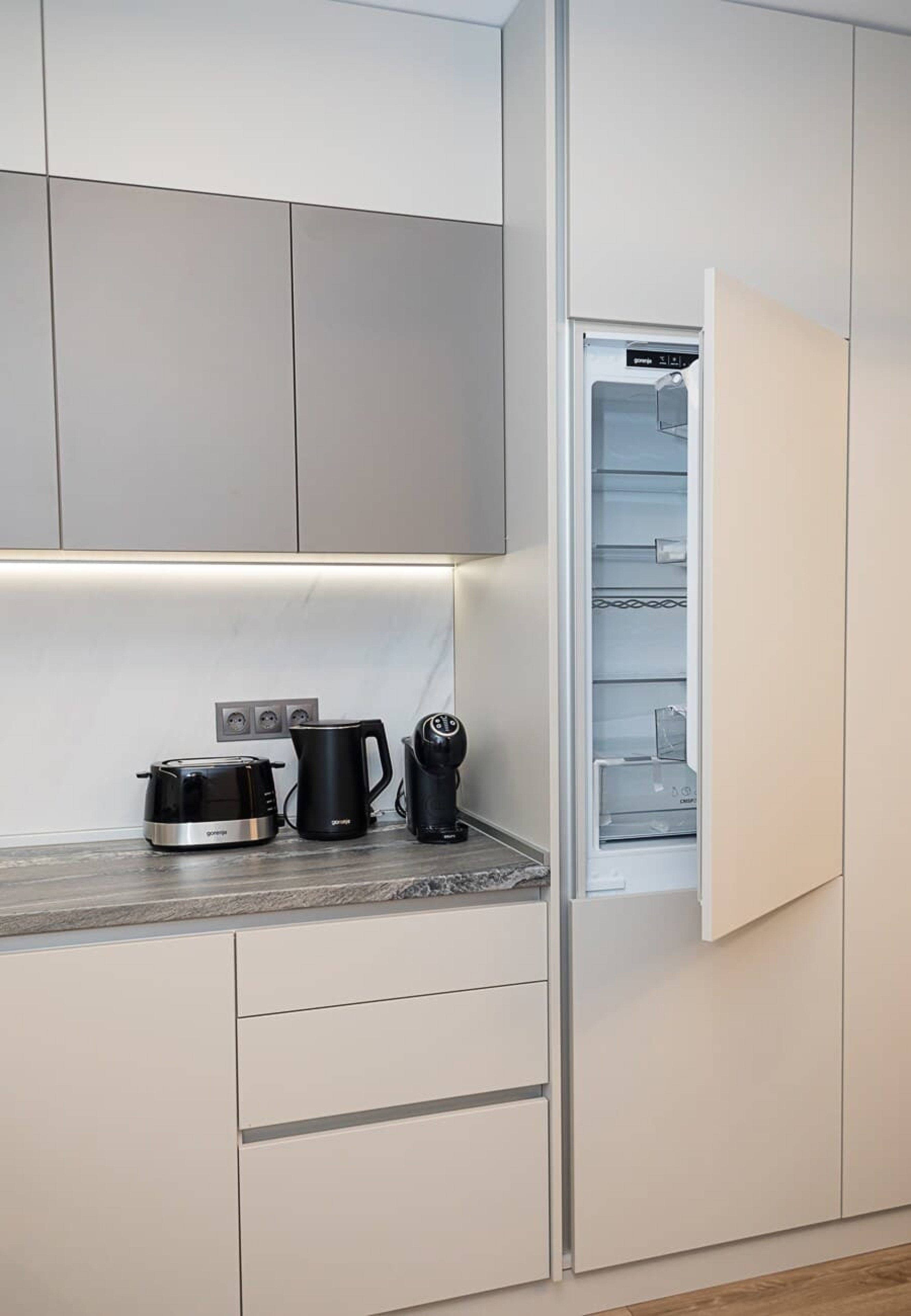 Scoutaround White Logo