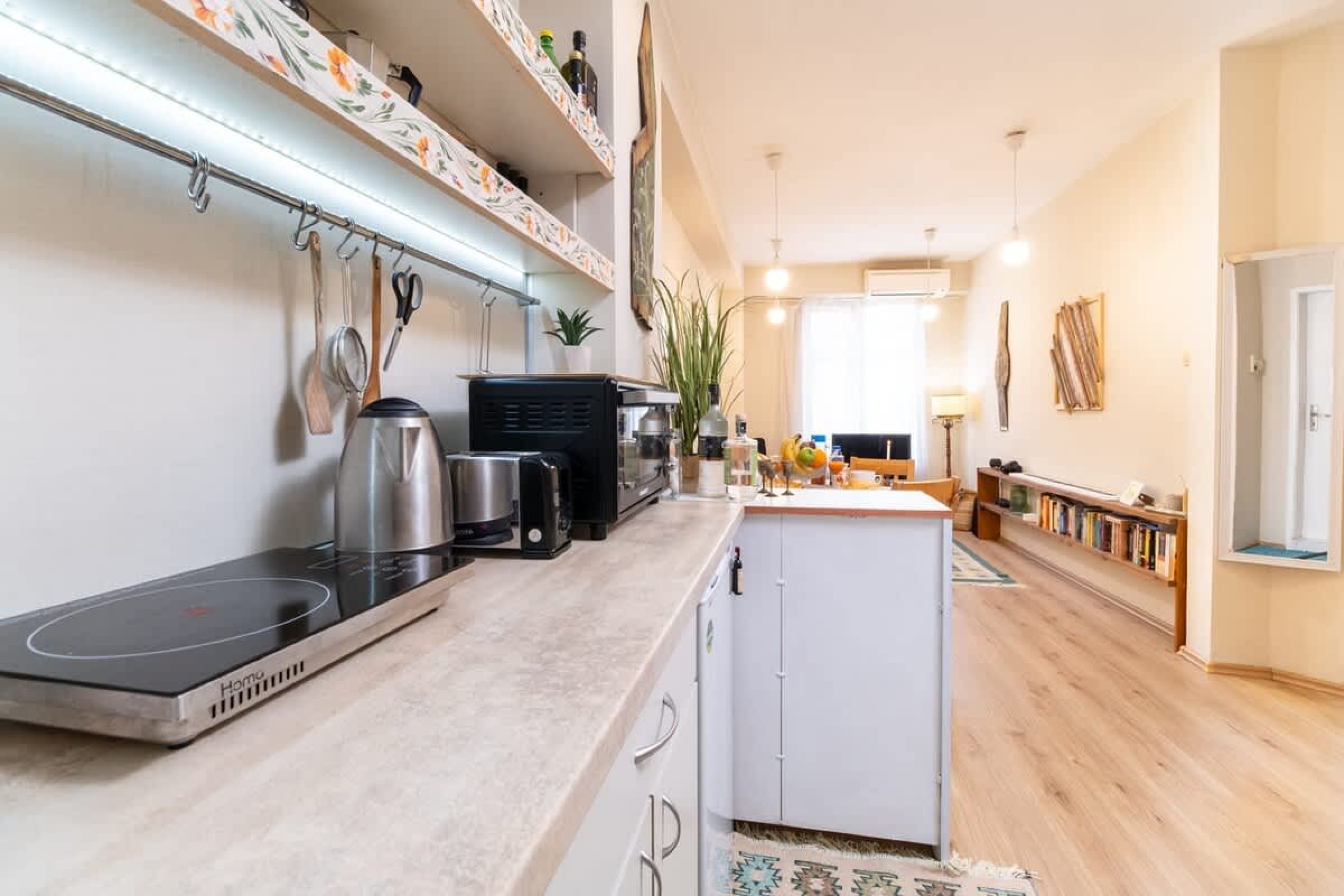 Scoutaround White Logo