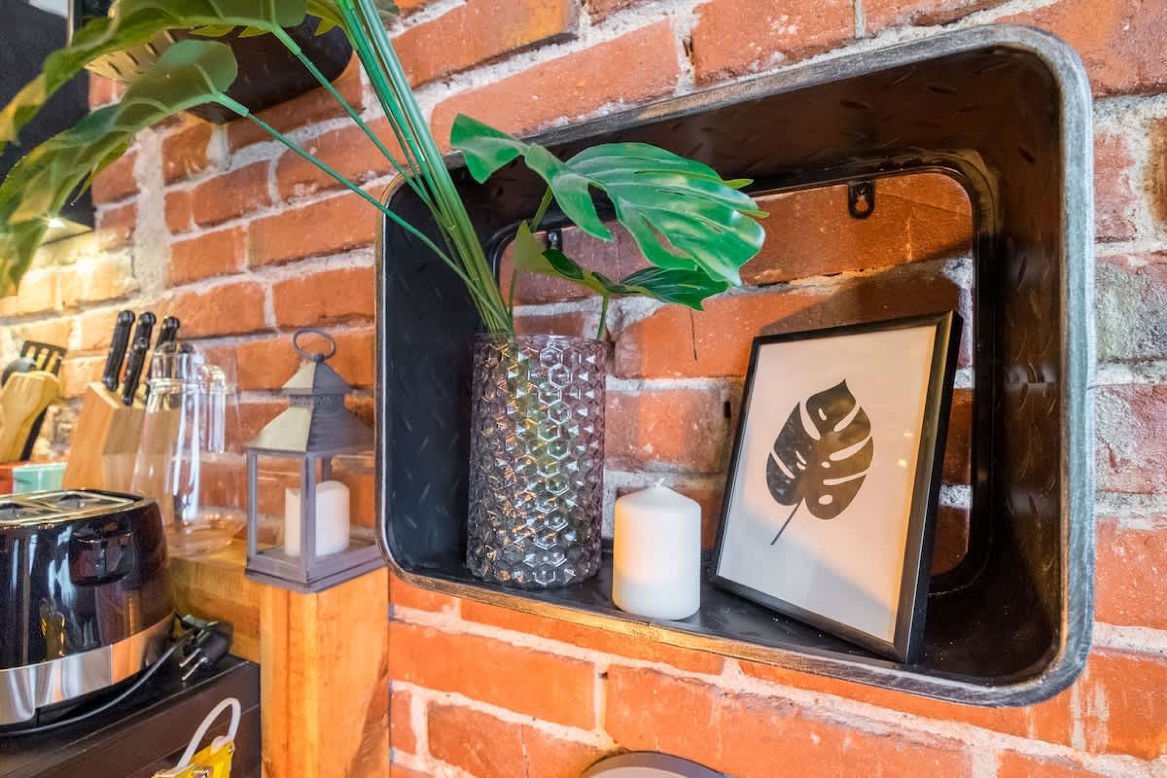 2 BDR &amp; 2 BTHR Funky Apartment / Supreme Location - Photo 41