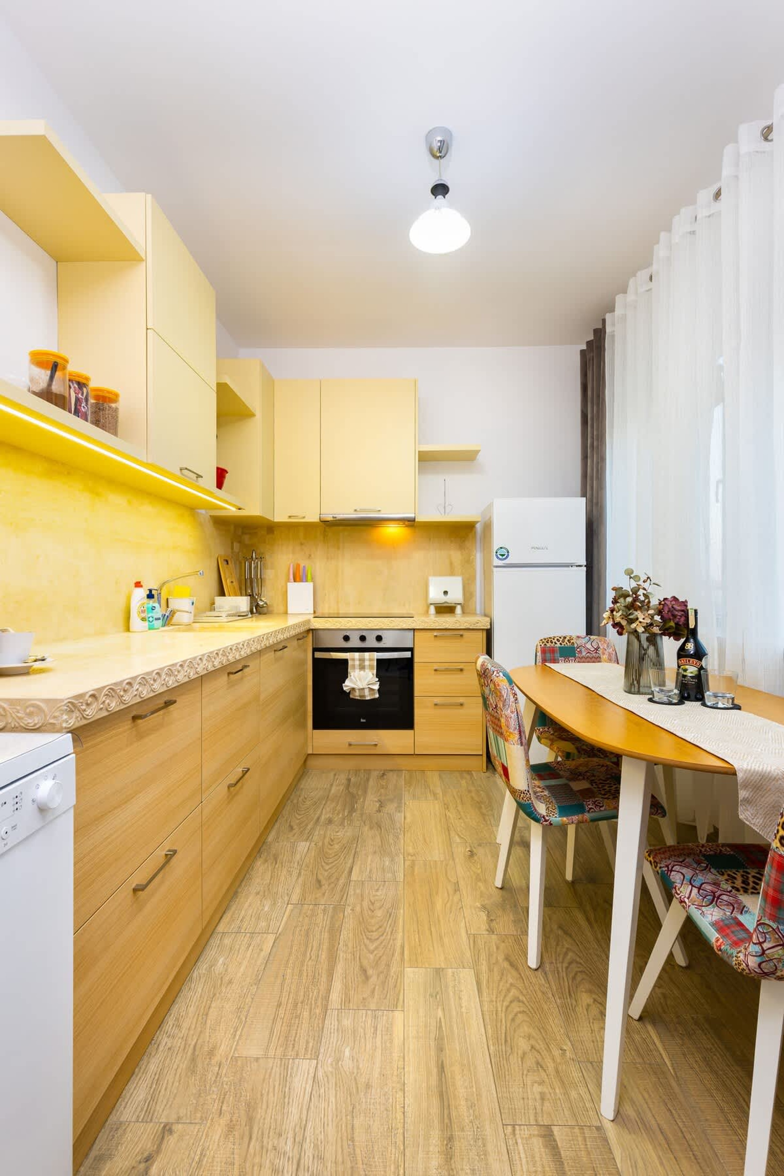 Scoutaround White Logo