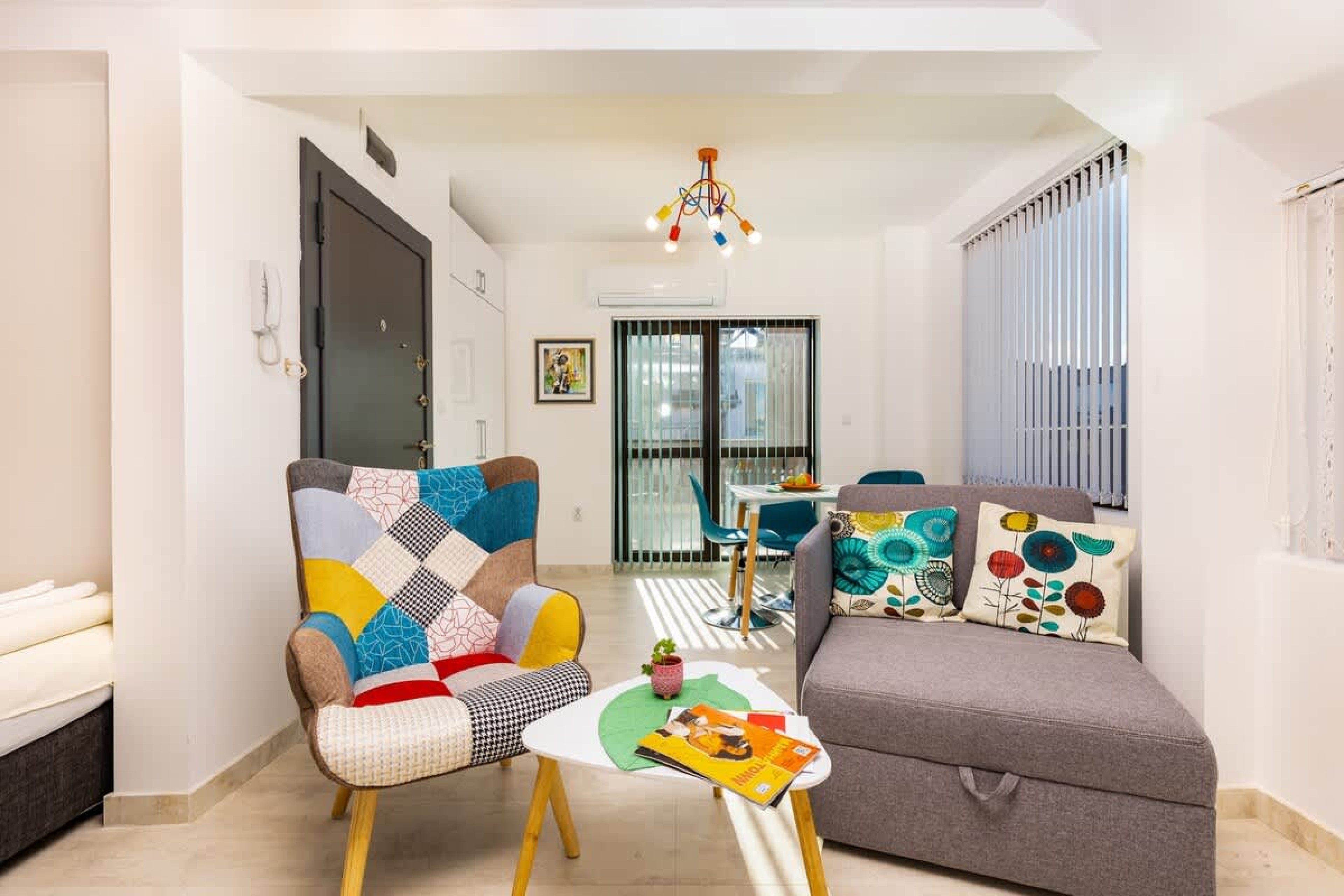 Scoutaround White Logo