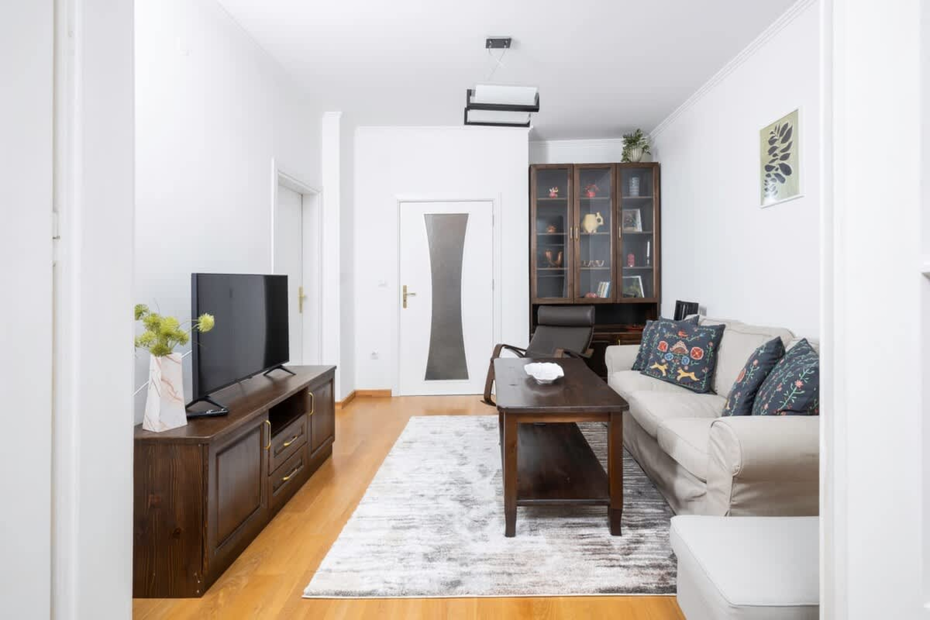 Scoutaround White Logo