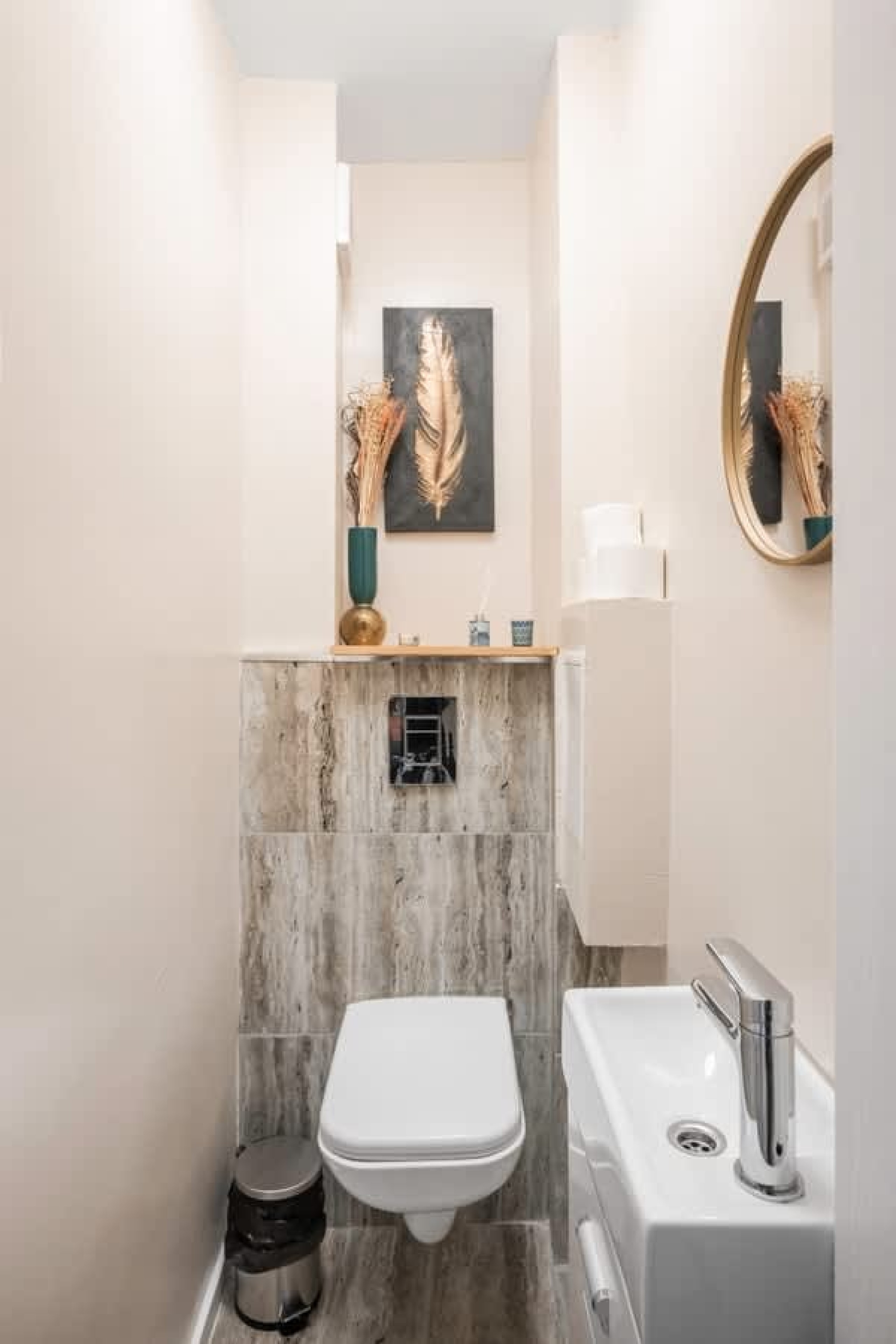 Scoutaround White Logo