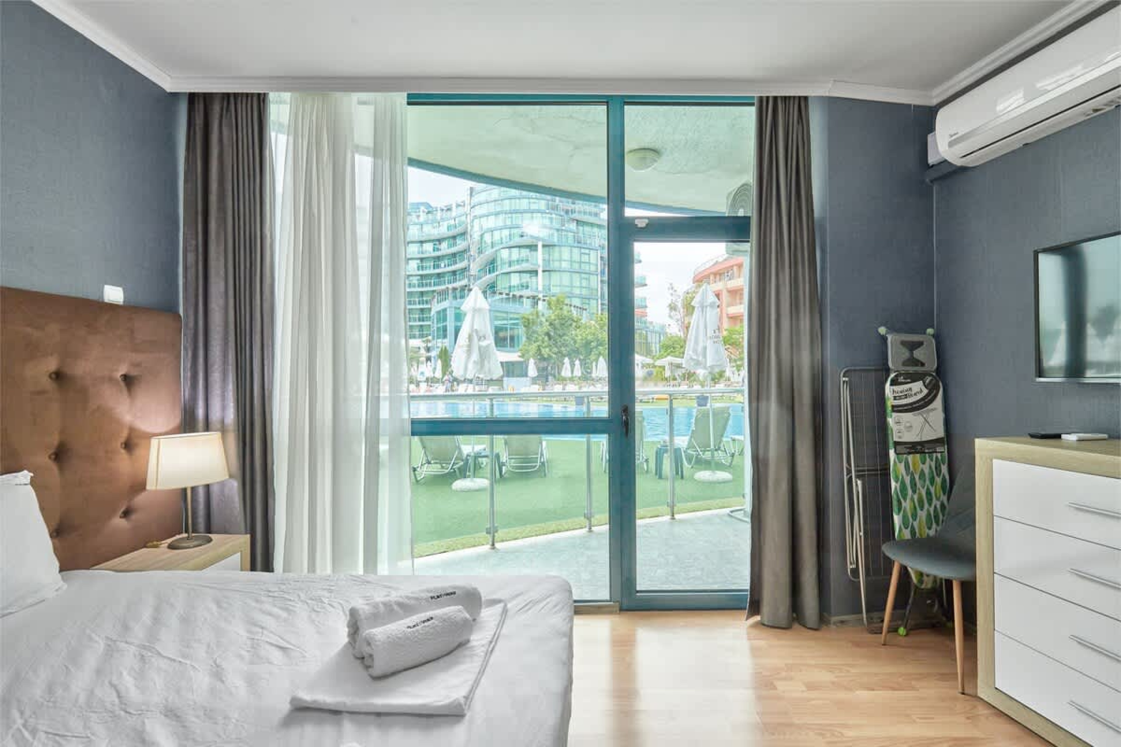 Scoutaround White Logo