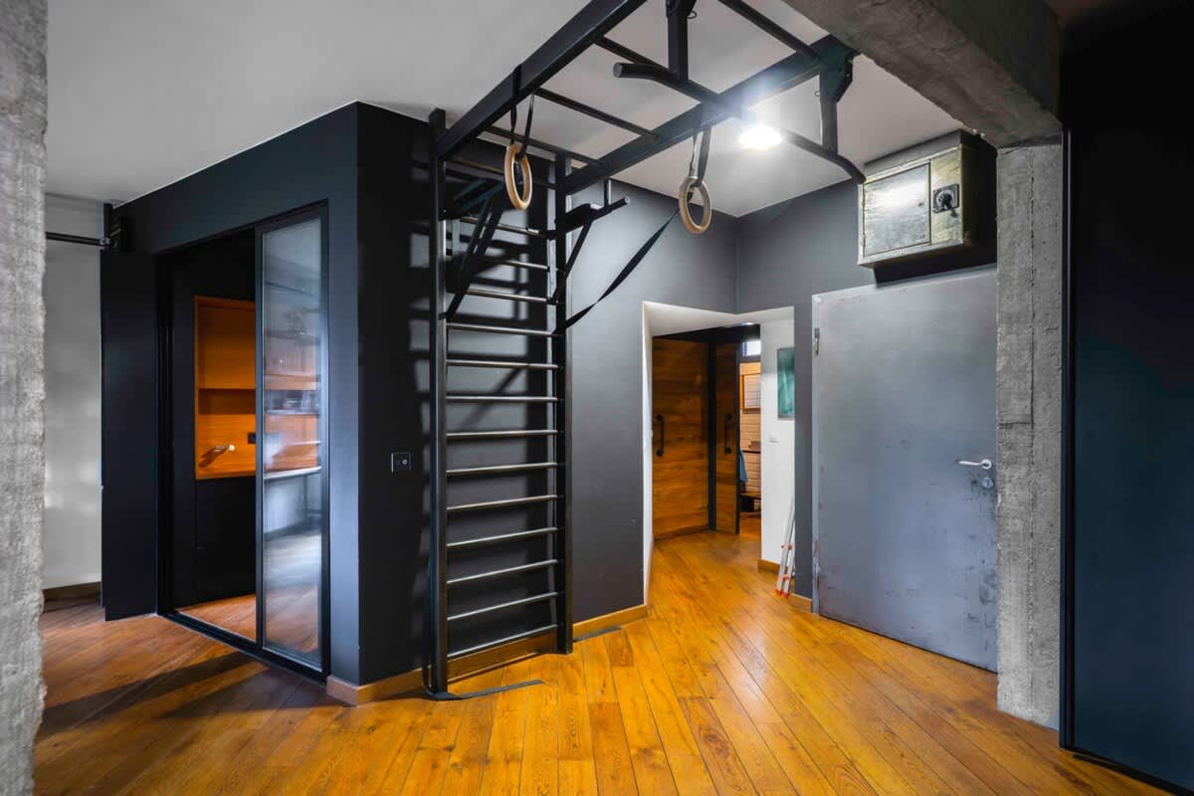 Scoutaround White Logo