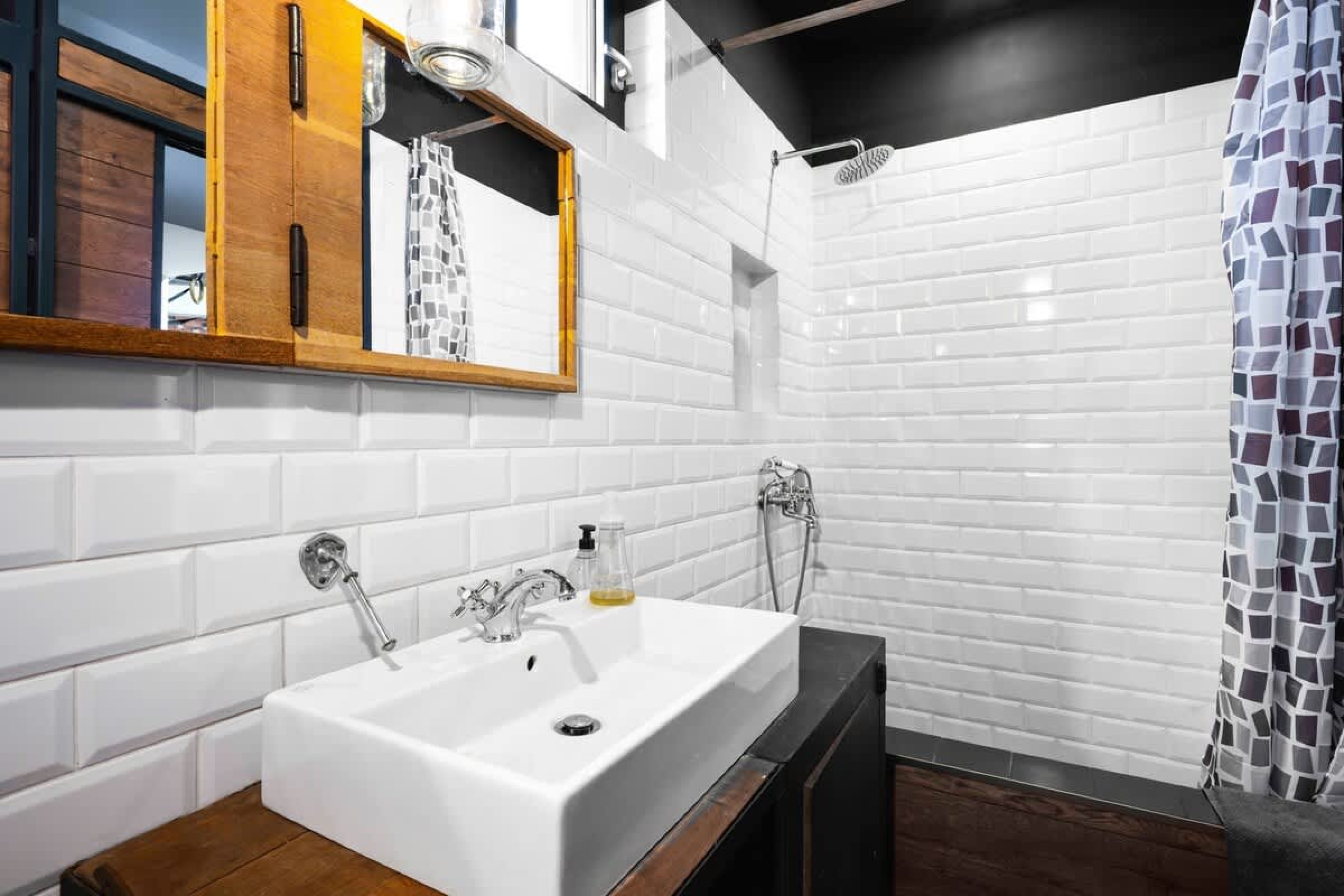 Scoutaround White Logo