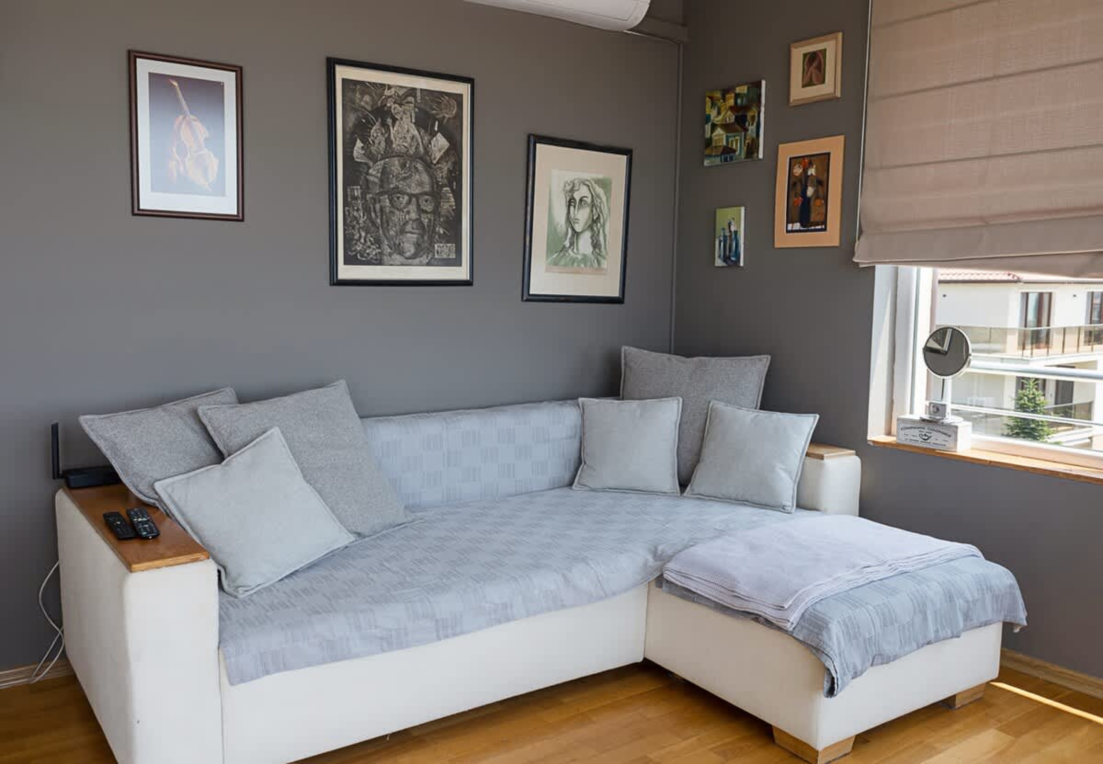 Scoutaround White Logo