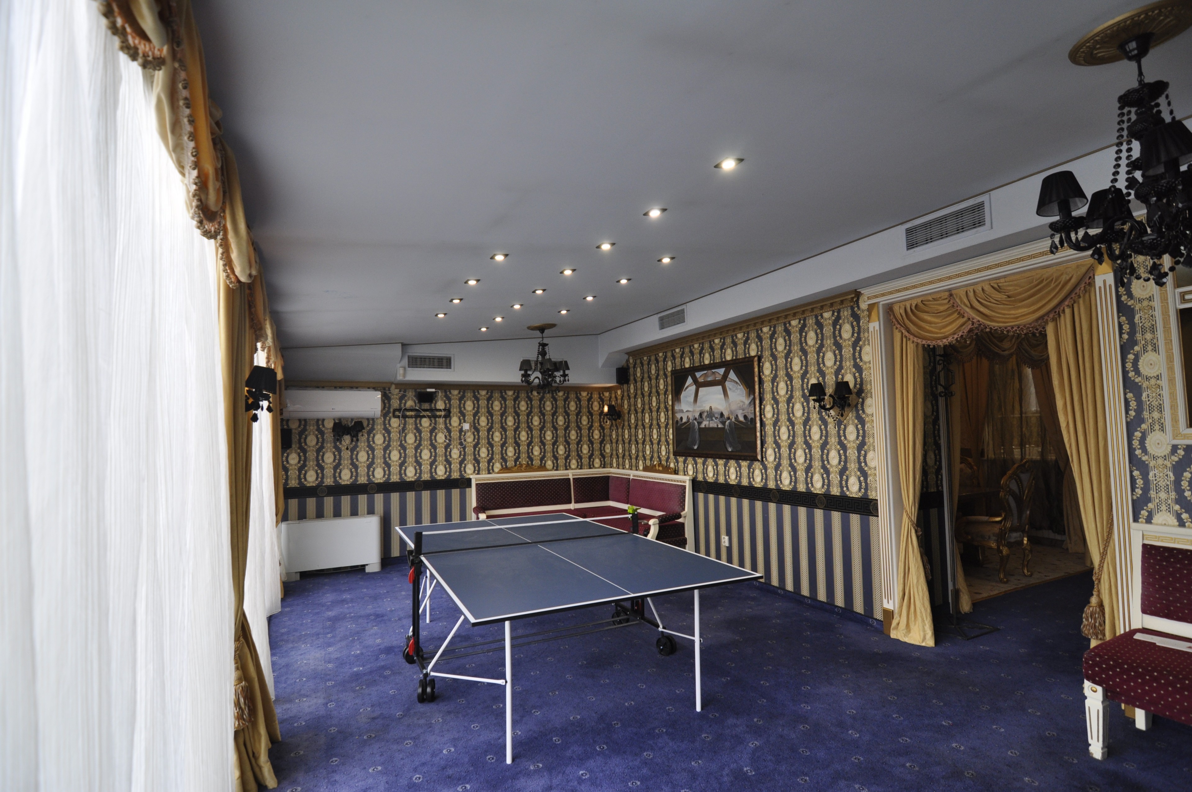 Scoutaround White Logo