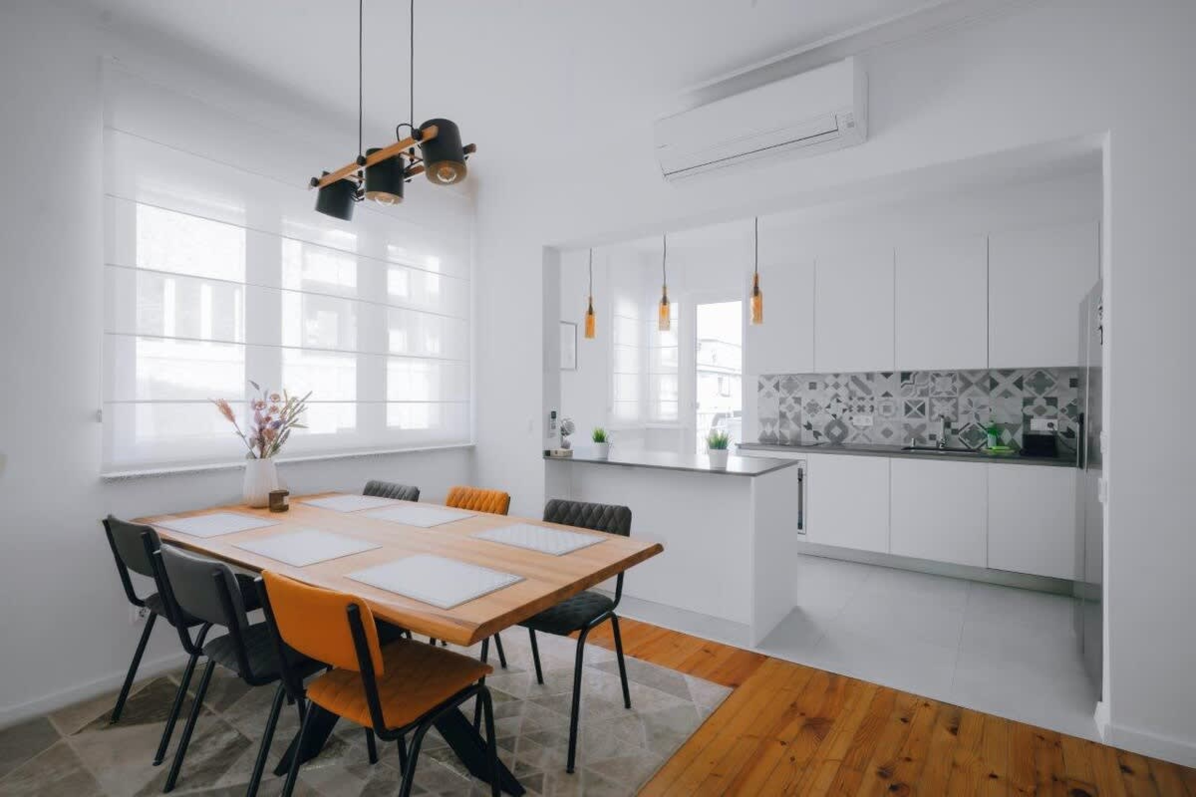 Scoutaround White Logo