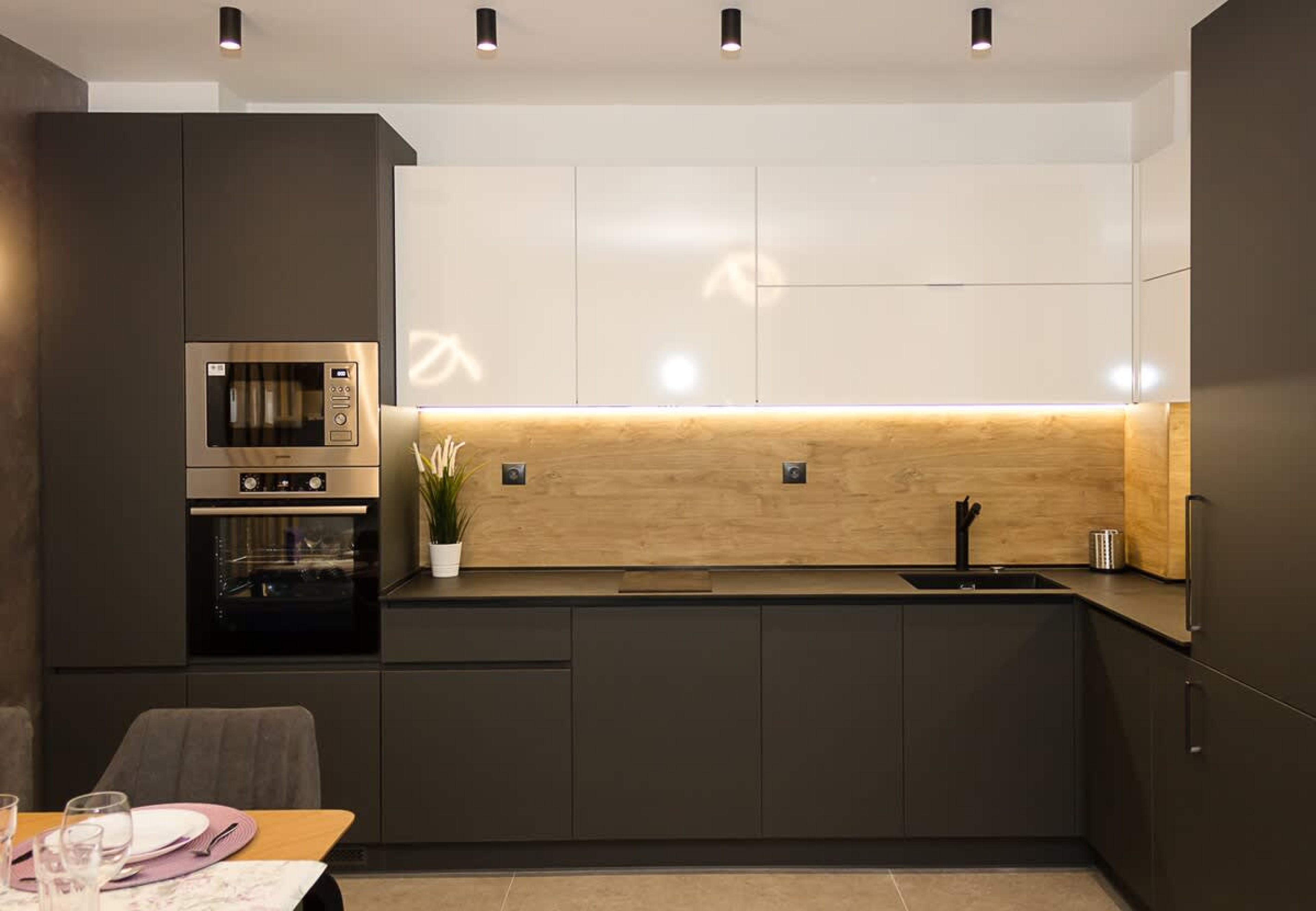 Scoutaround White Logo