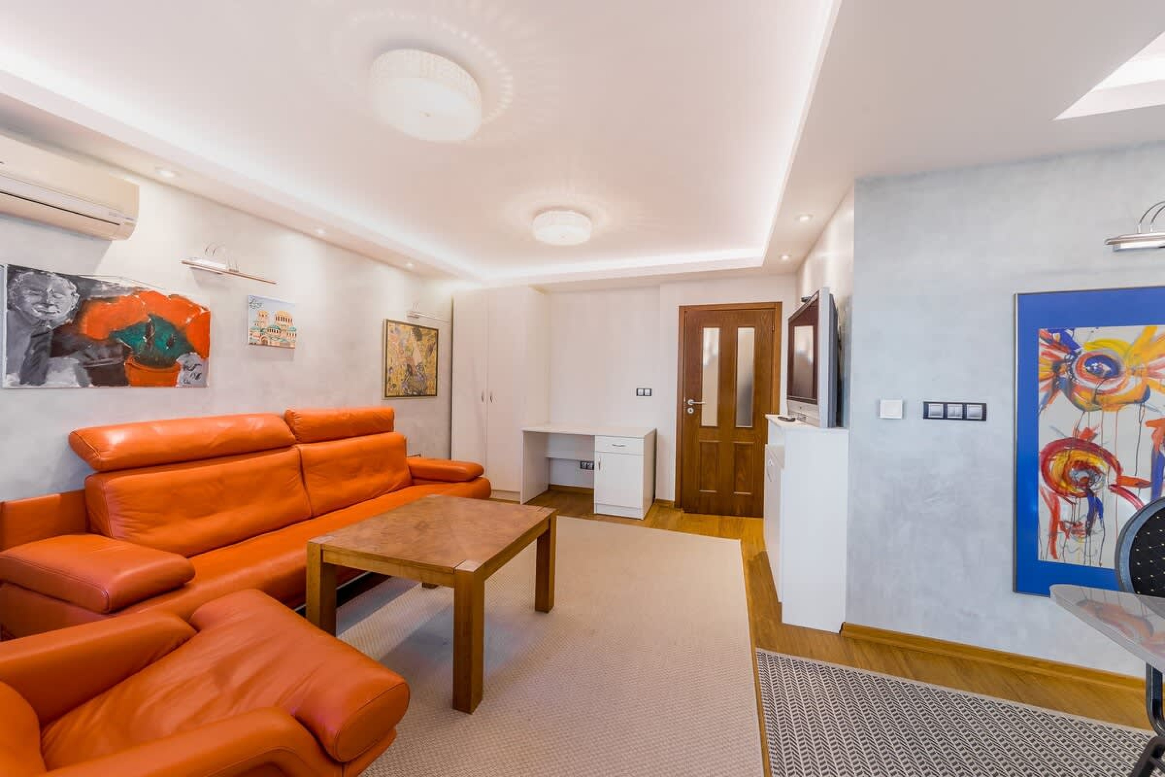 Scoutaround White Logo