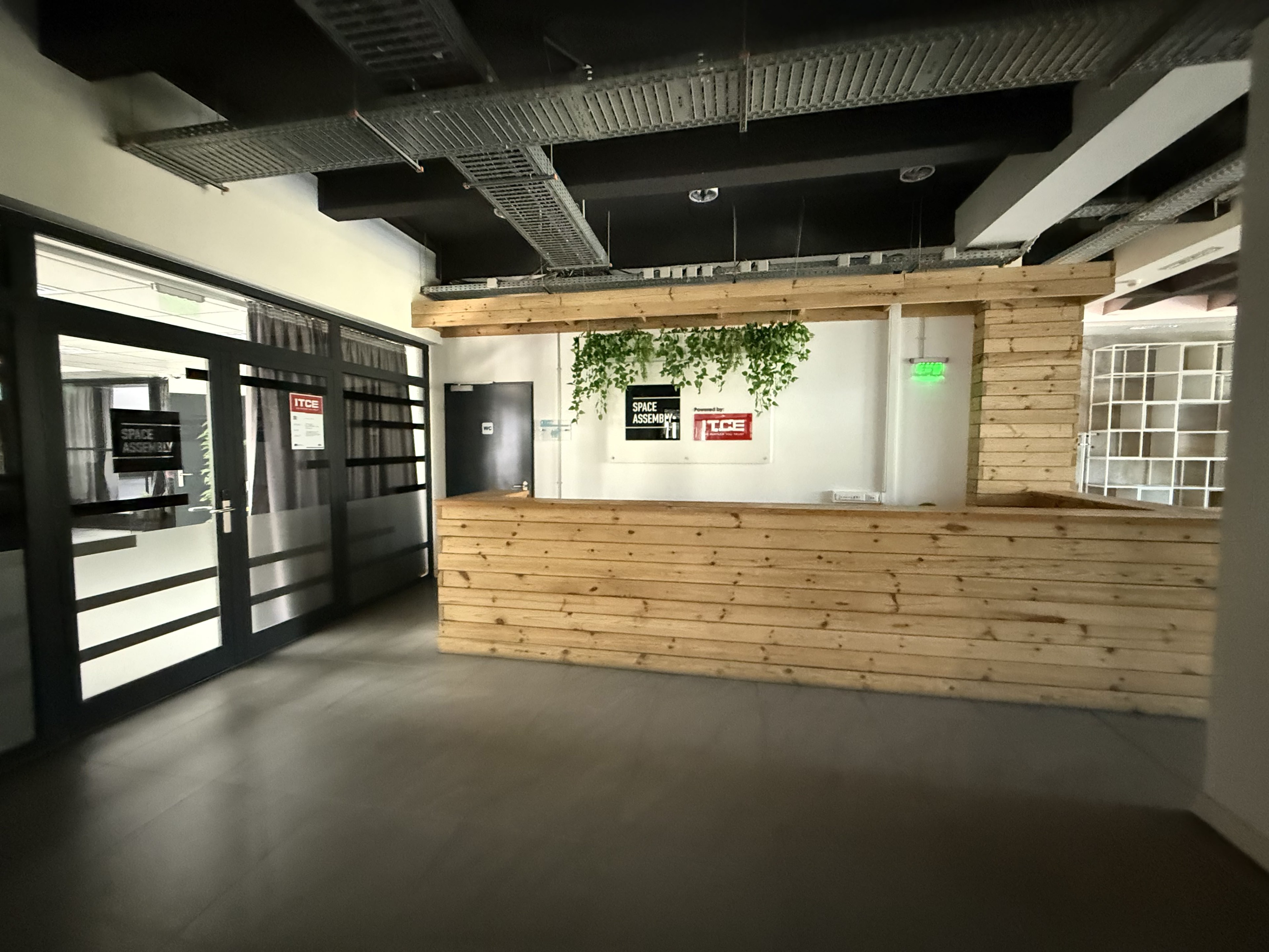 Scoutaround White Logo