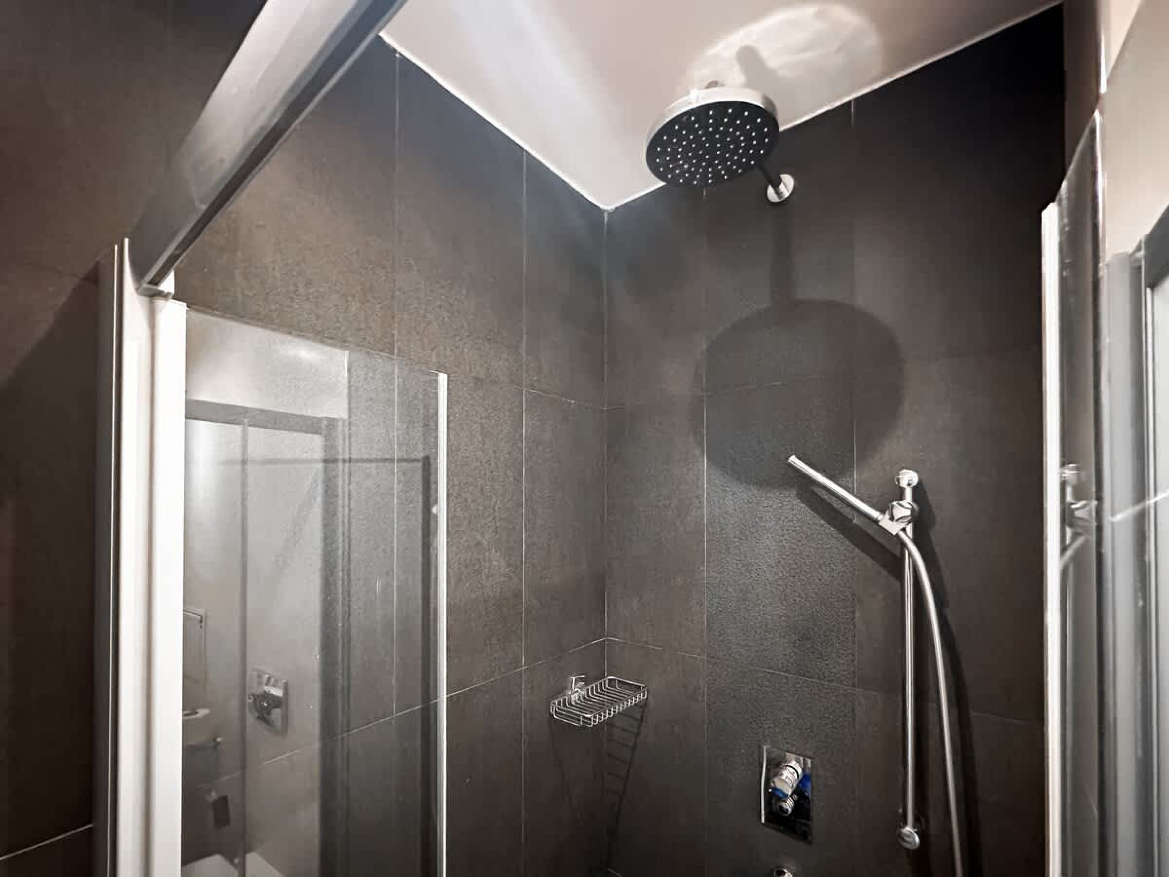 Joy Apartment – Stylish 2BD in Oborishte - Photo 13