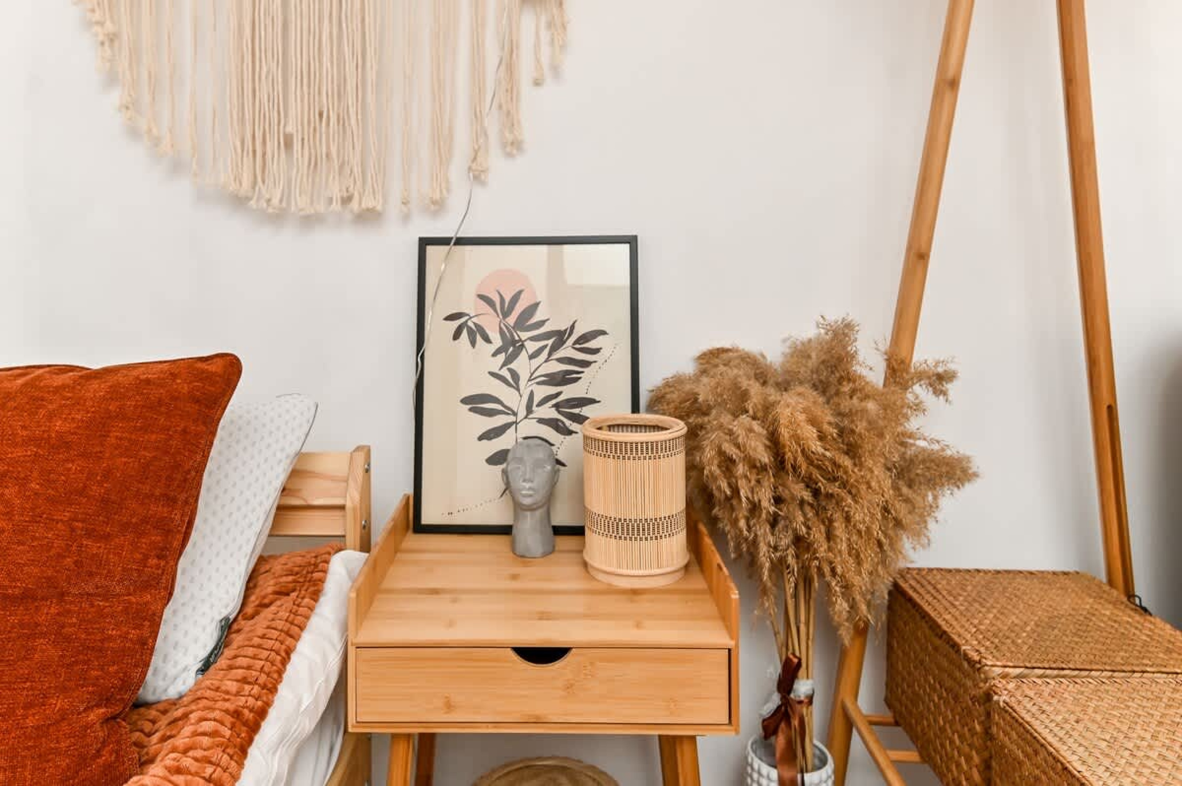 Scoutaround White Logo