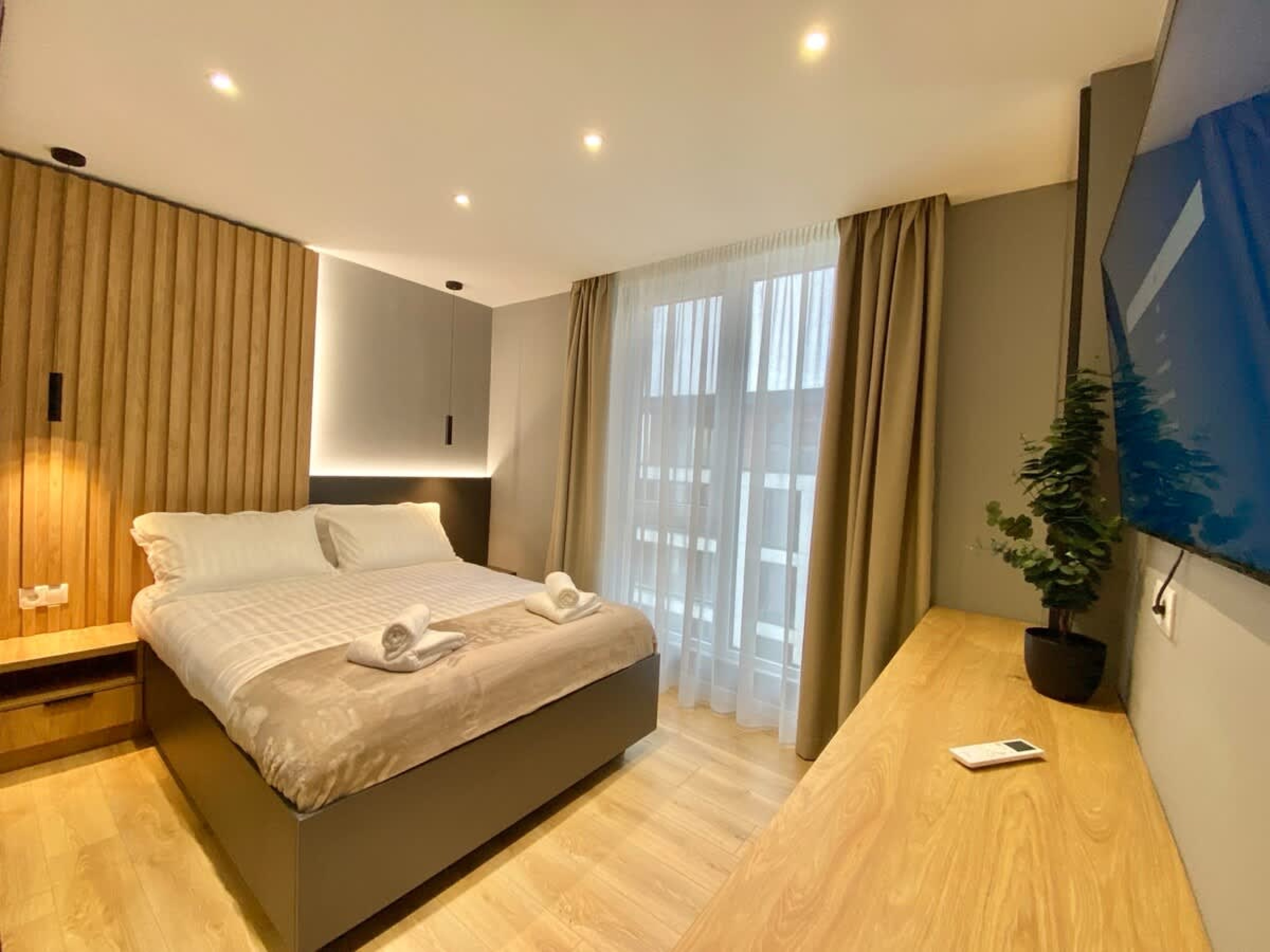 Scoutaround White Logo