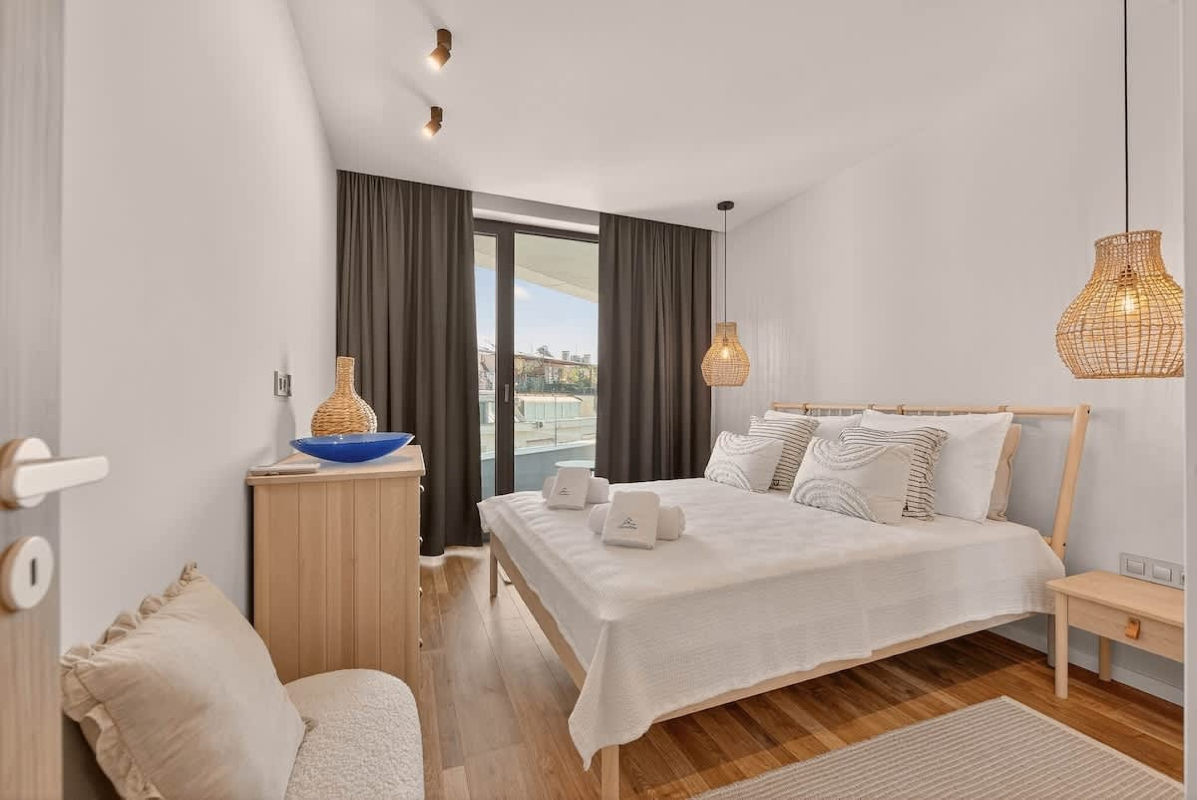 Scoutaround White Logo