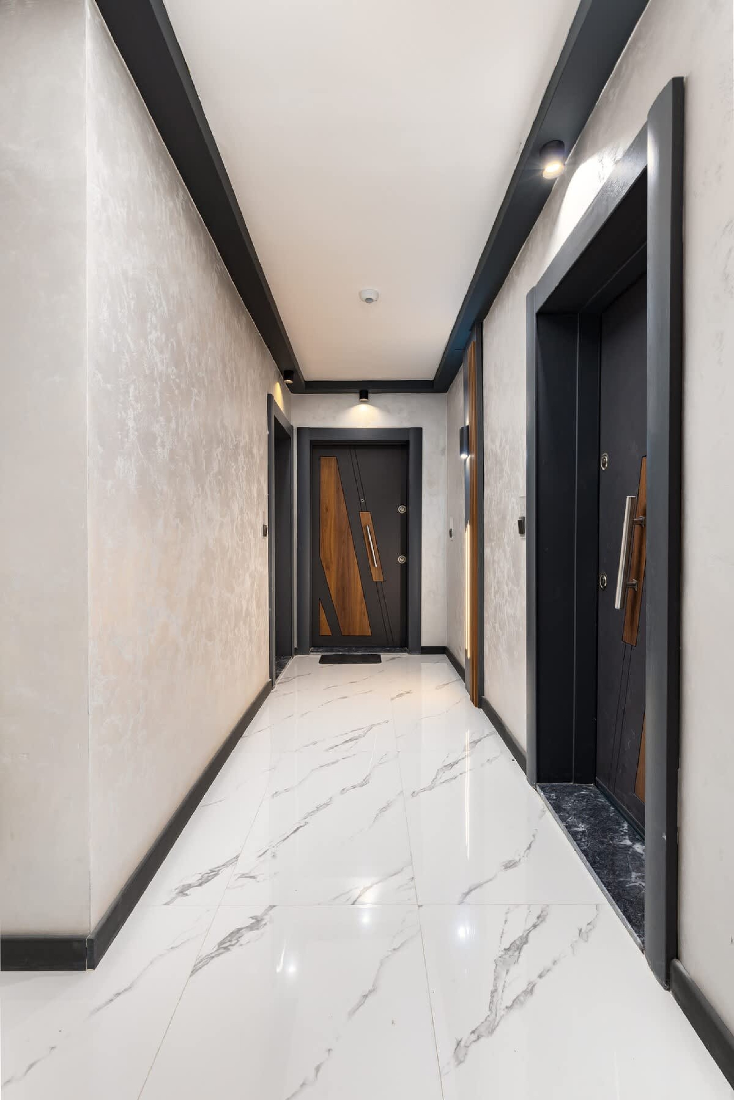 Scoutaround White Logo