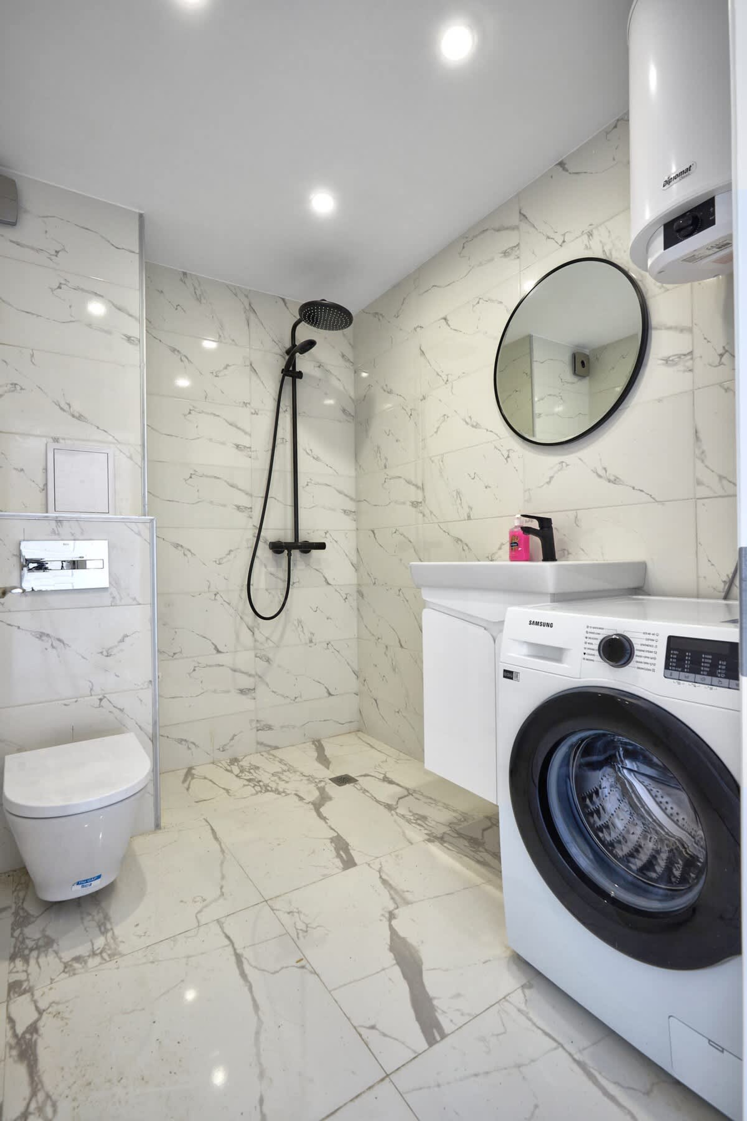 Scoutaround White Logo