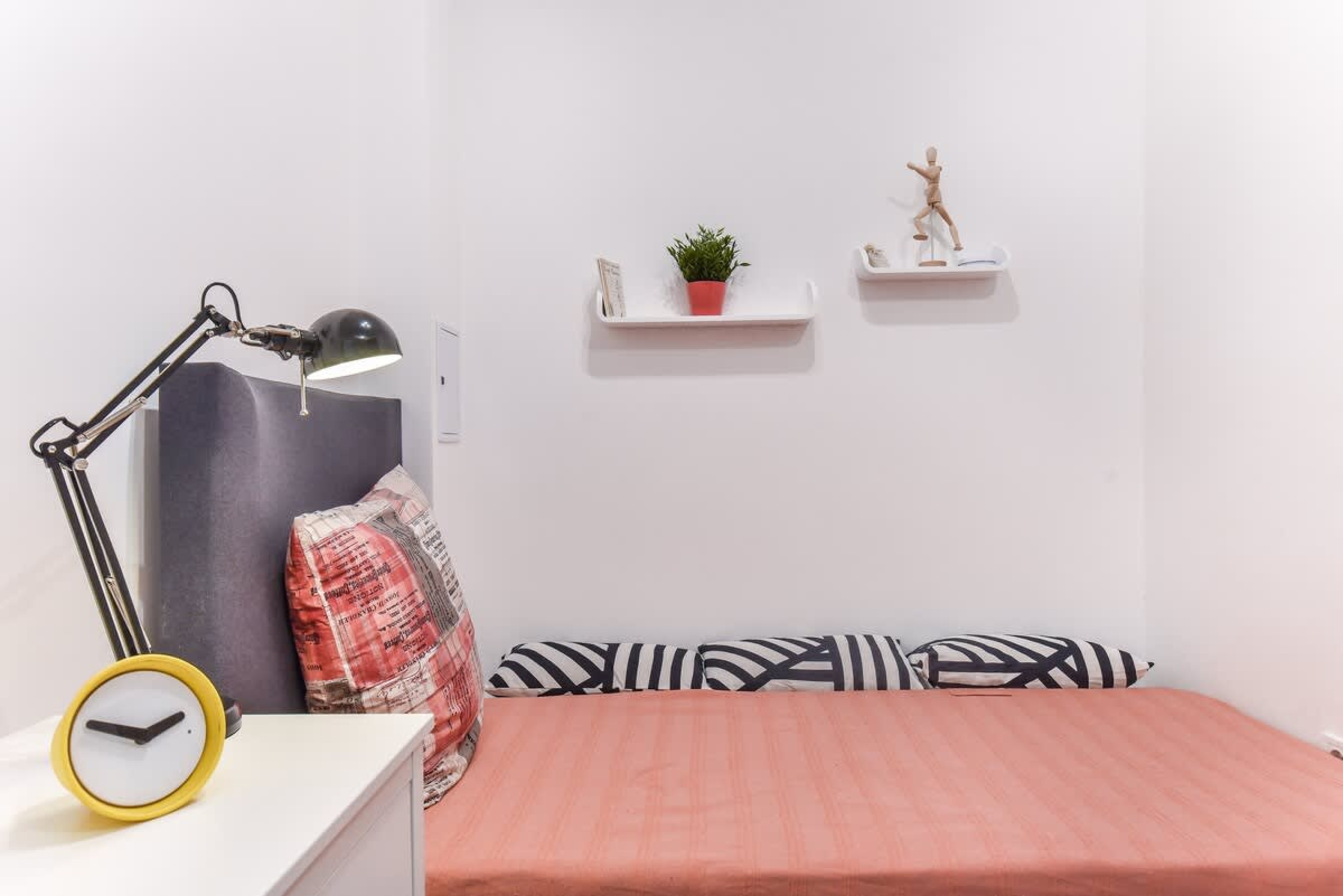 Scoutaround White Logo