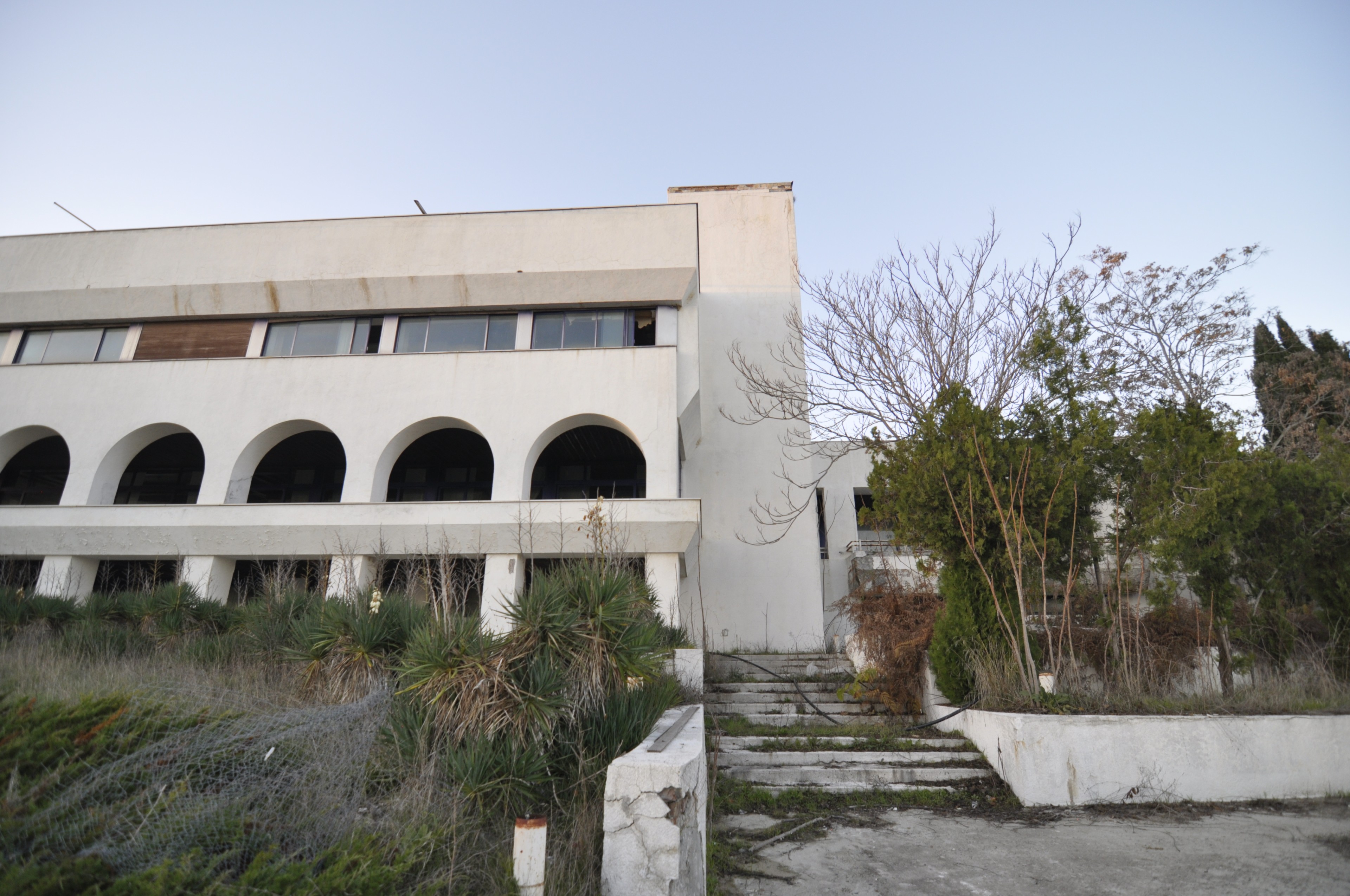 Scoutaround White Logo