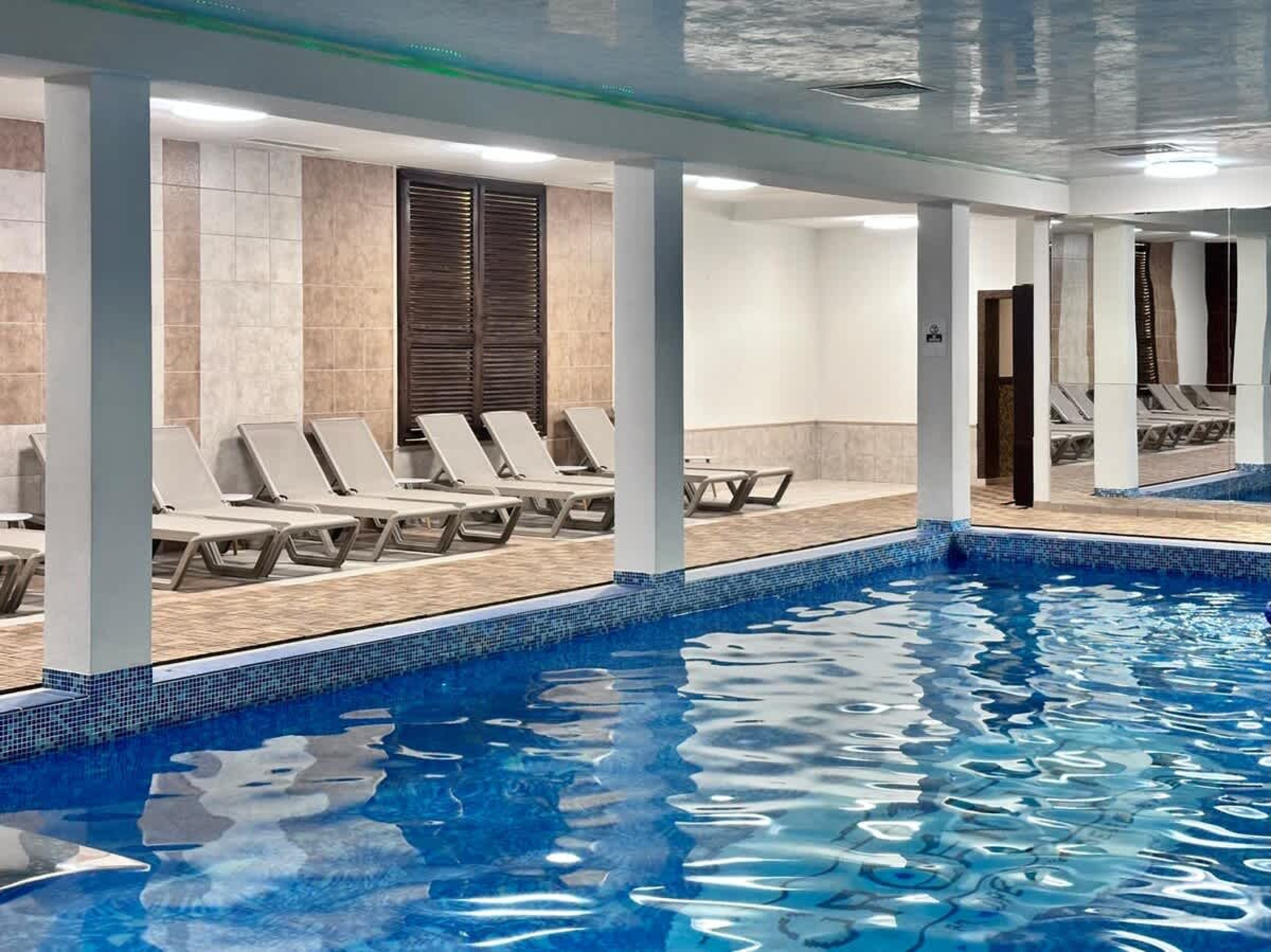 Scoutaround White Logo