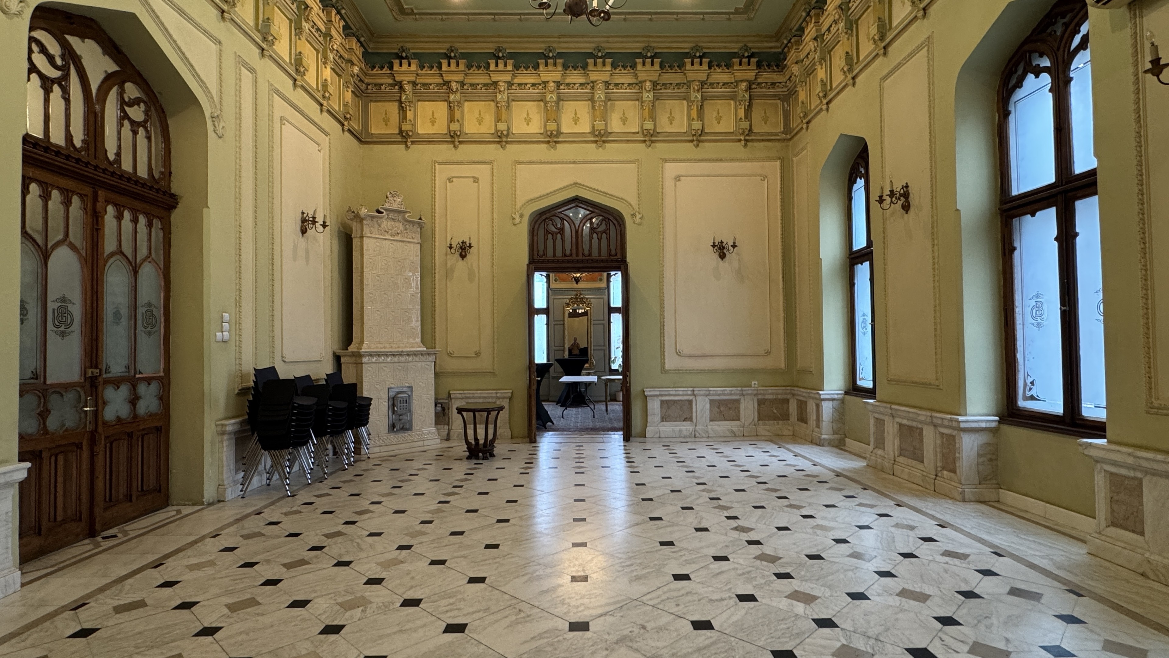 Scoutaround White Logo