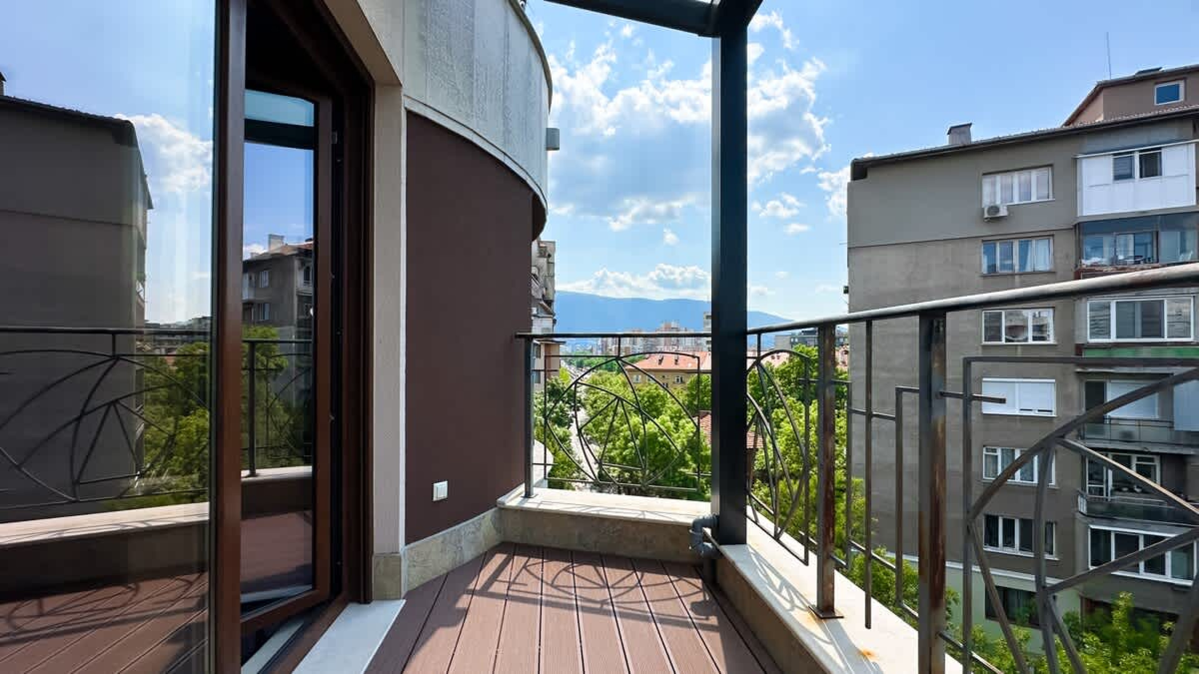 Charming 2BD with Mountain View - Photo 4