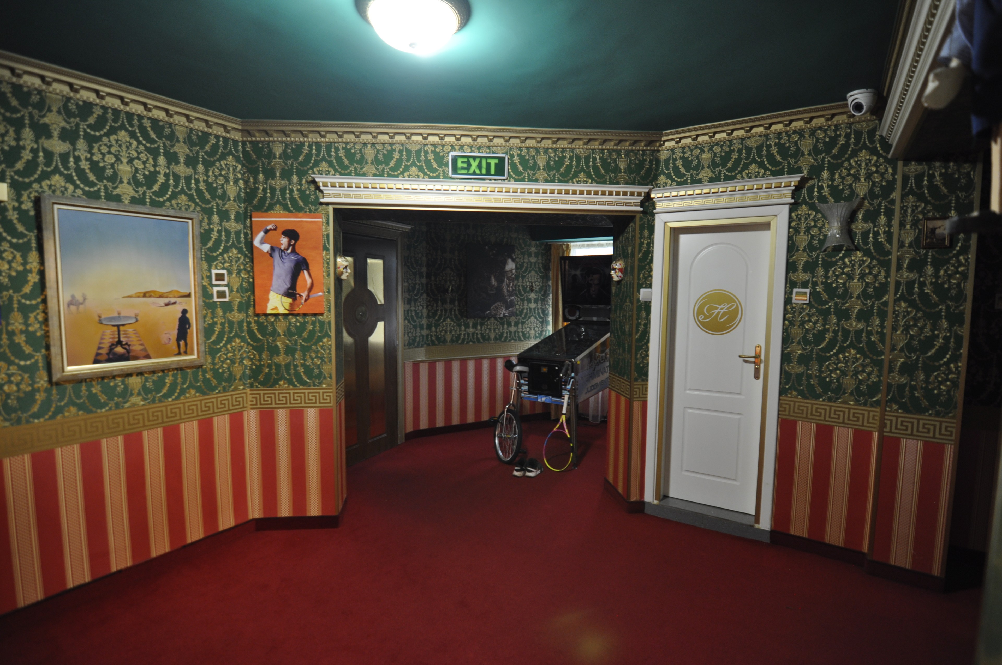 Scoutaround White Logo