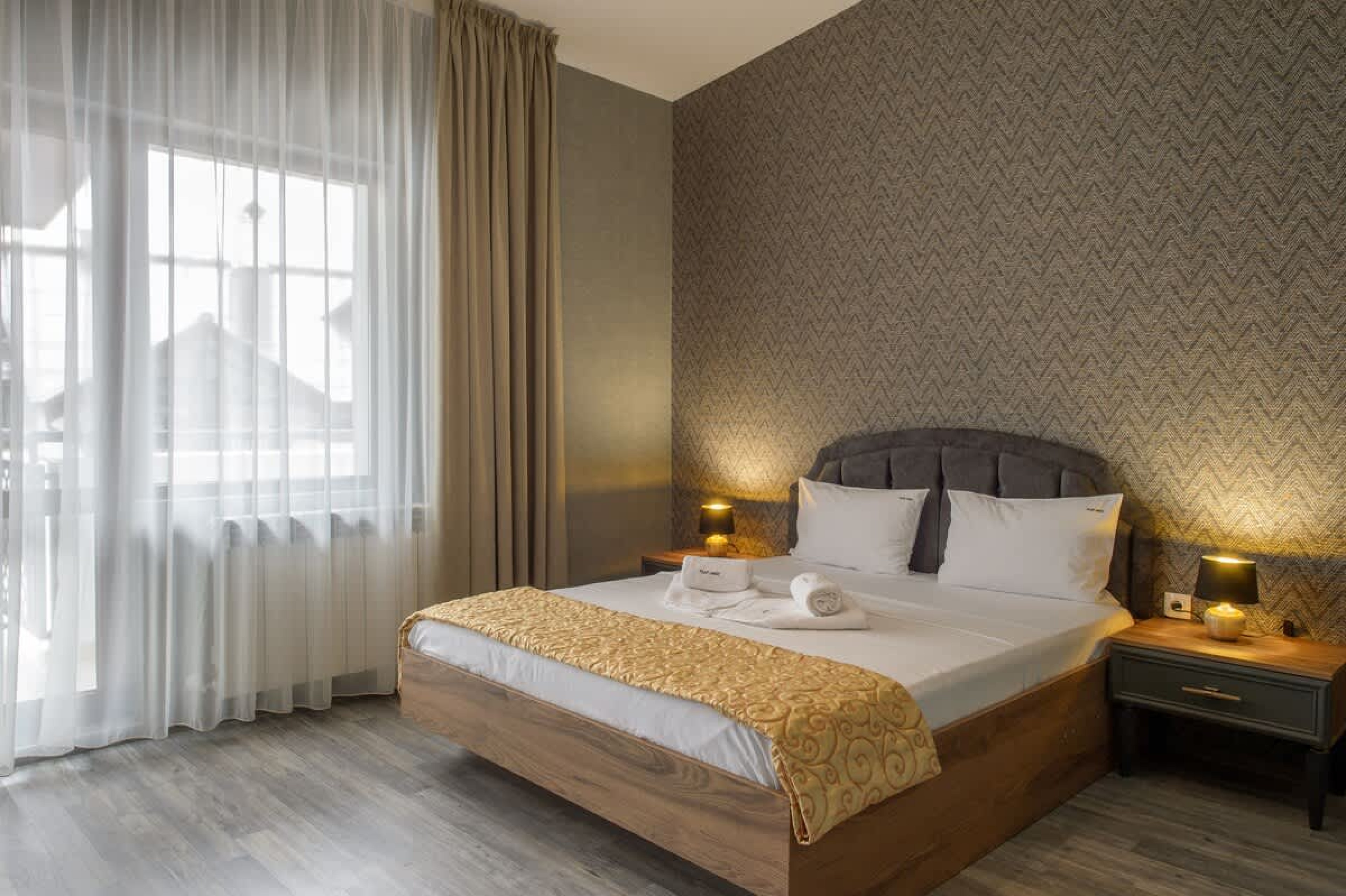 Scoutaround White Logo