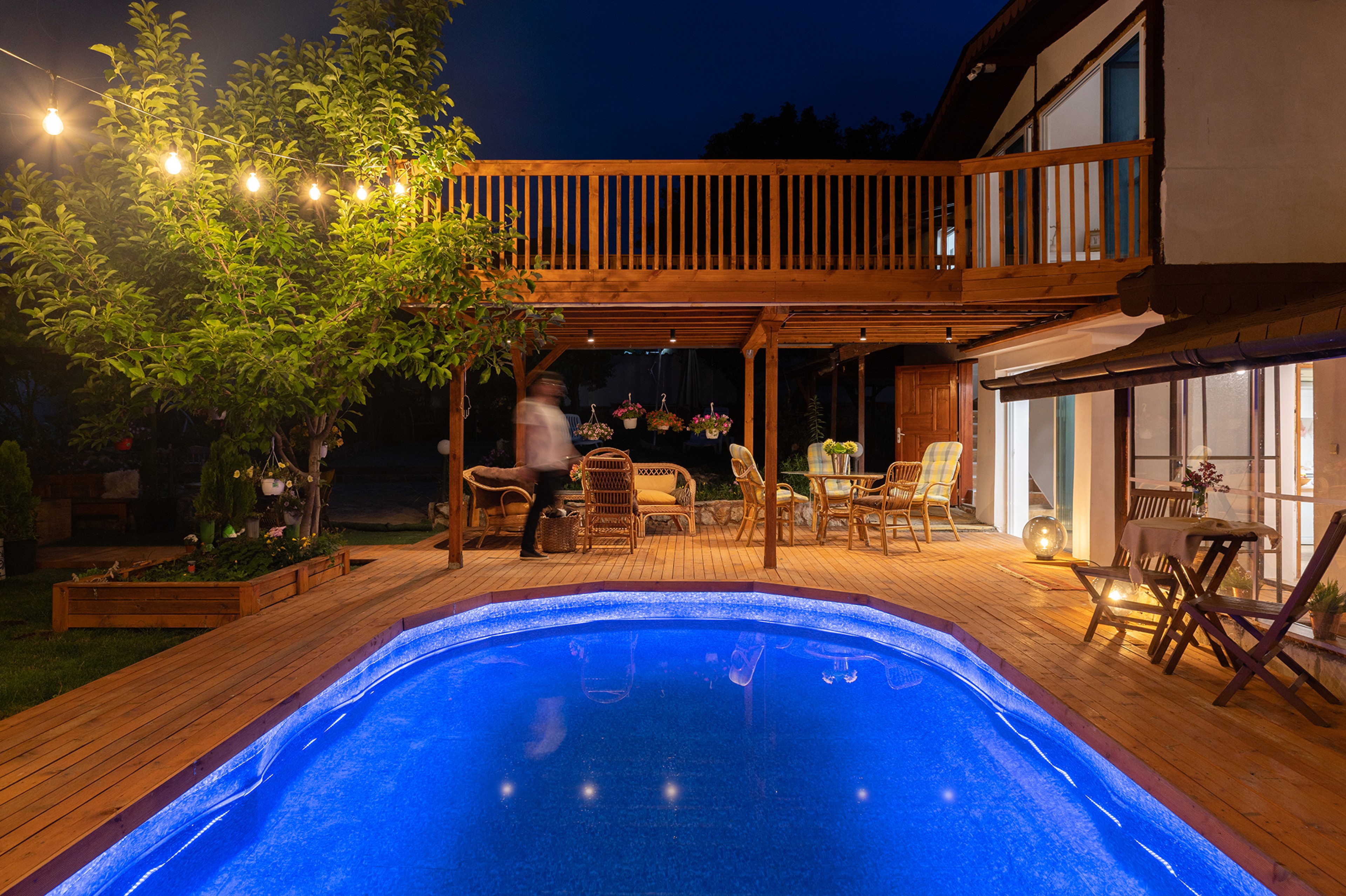 Scoutaround White Logo