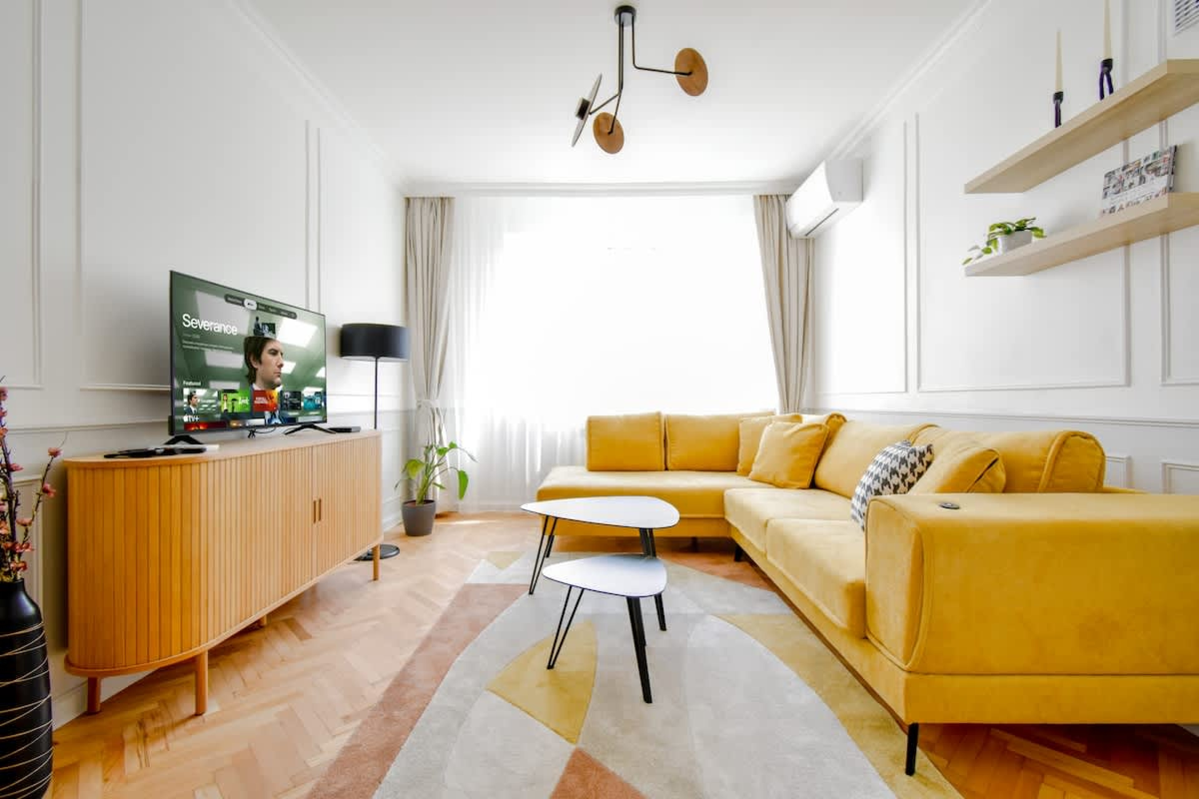Stylish 2BD with Balcony &amp; Desk near Vitosha Blvd - Cover Photo