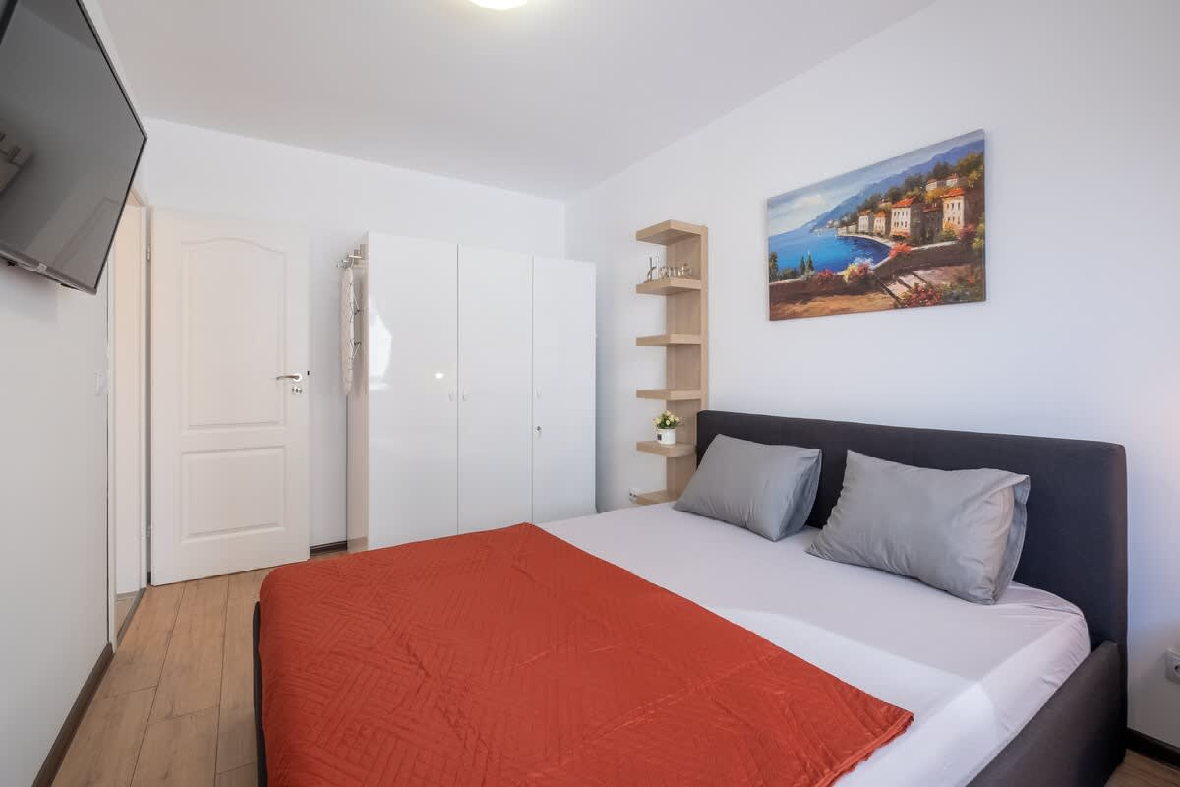 Scoutaround White Logo