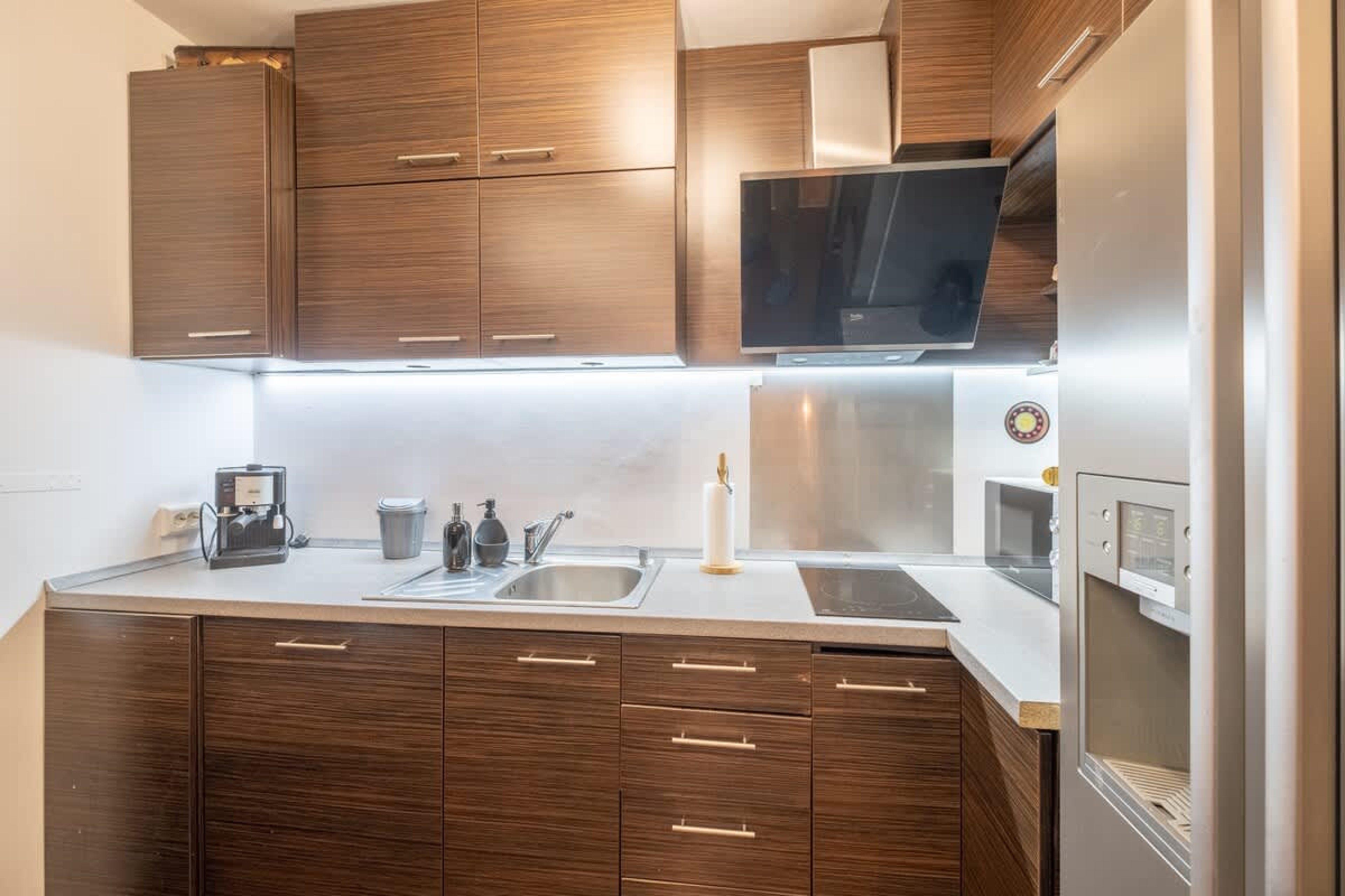 Scoutaround White Logo