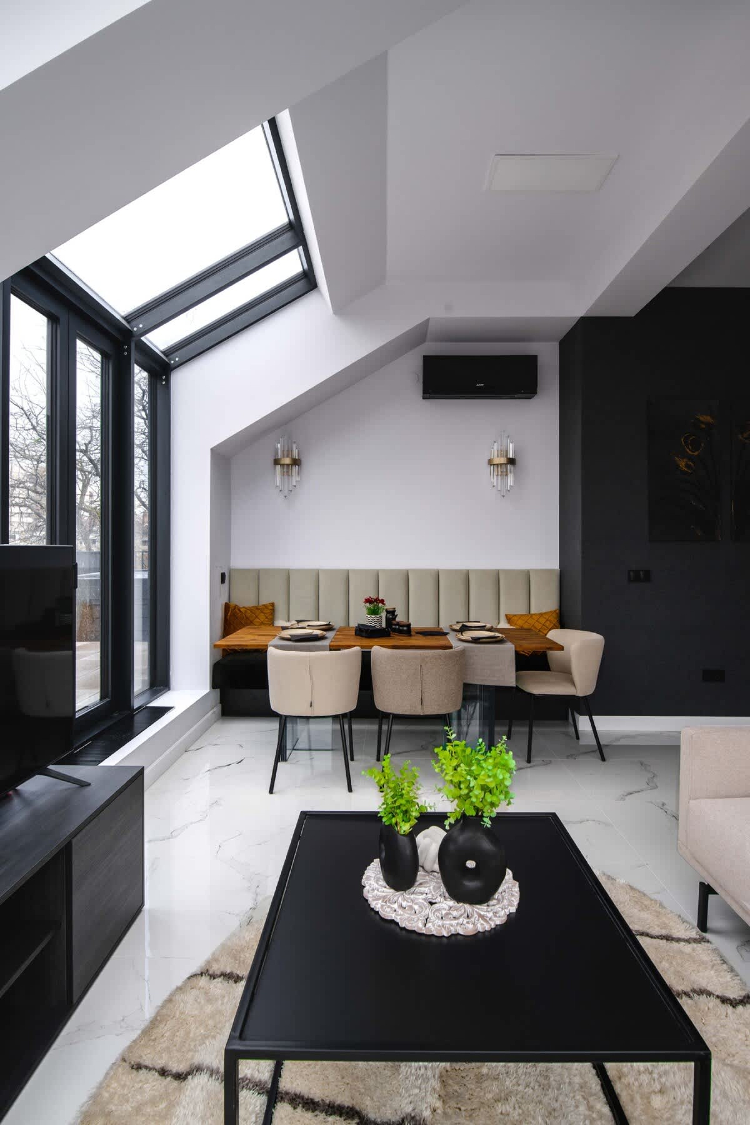 Scoutaround White Logo