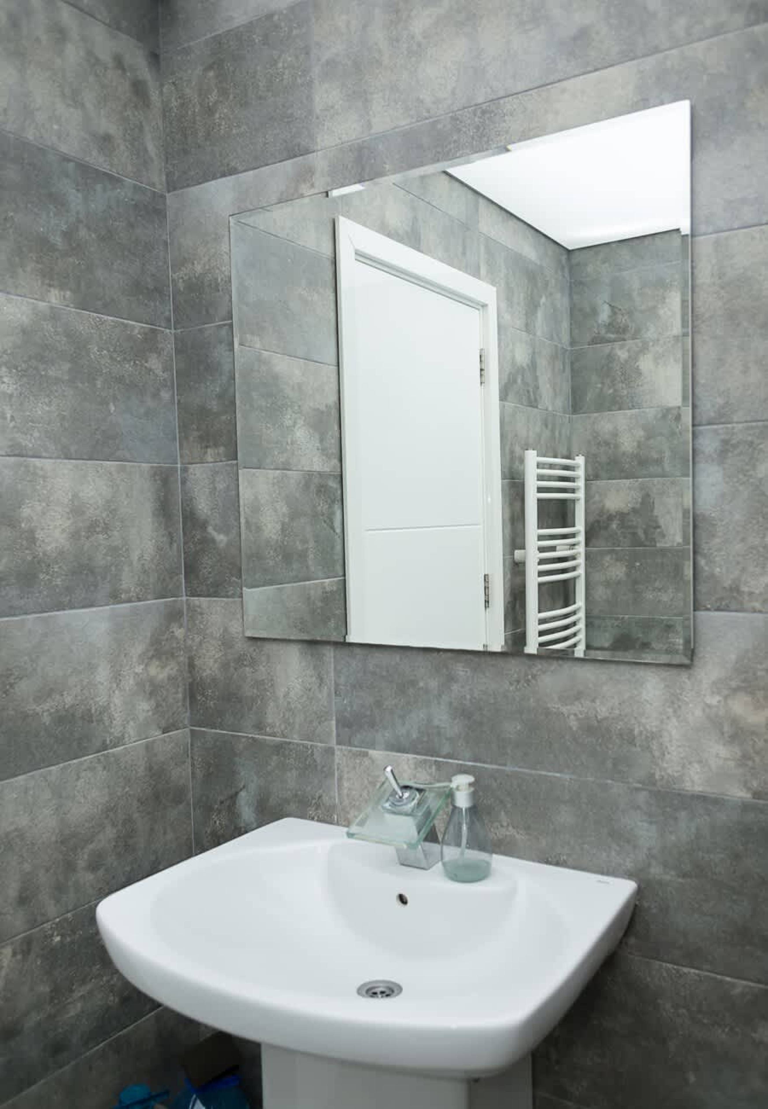 Modern Elegance in Varna – Spacious 3-Bedroom Home - Photo 23