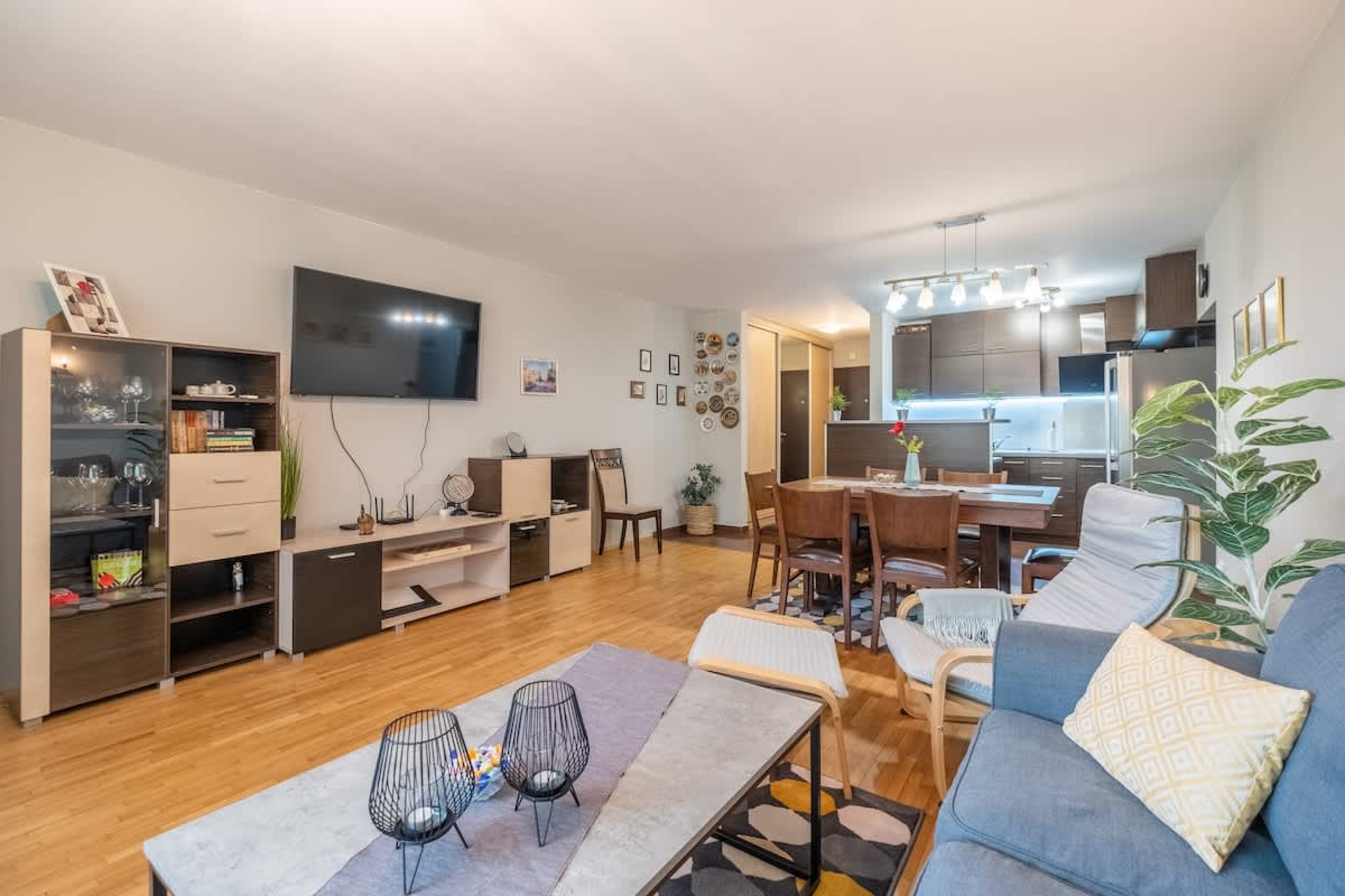 Scoutaround White Logo