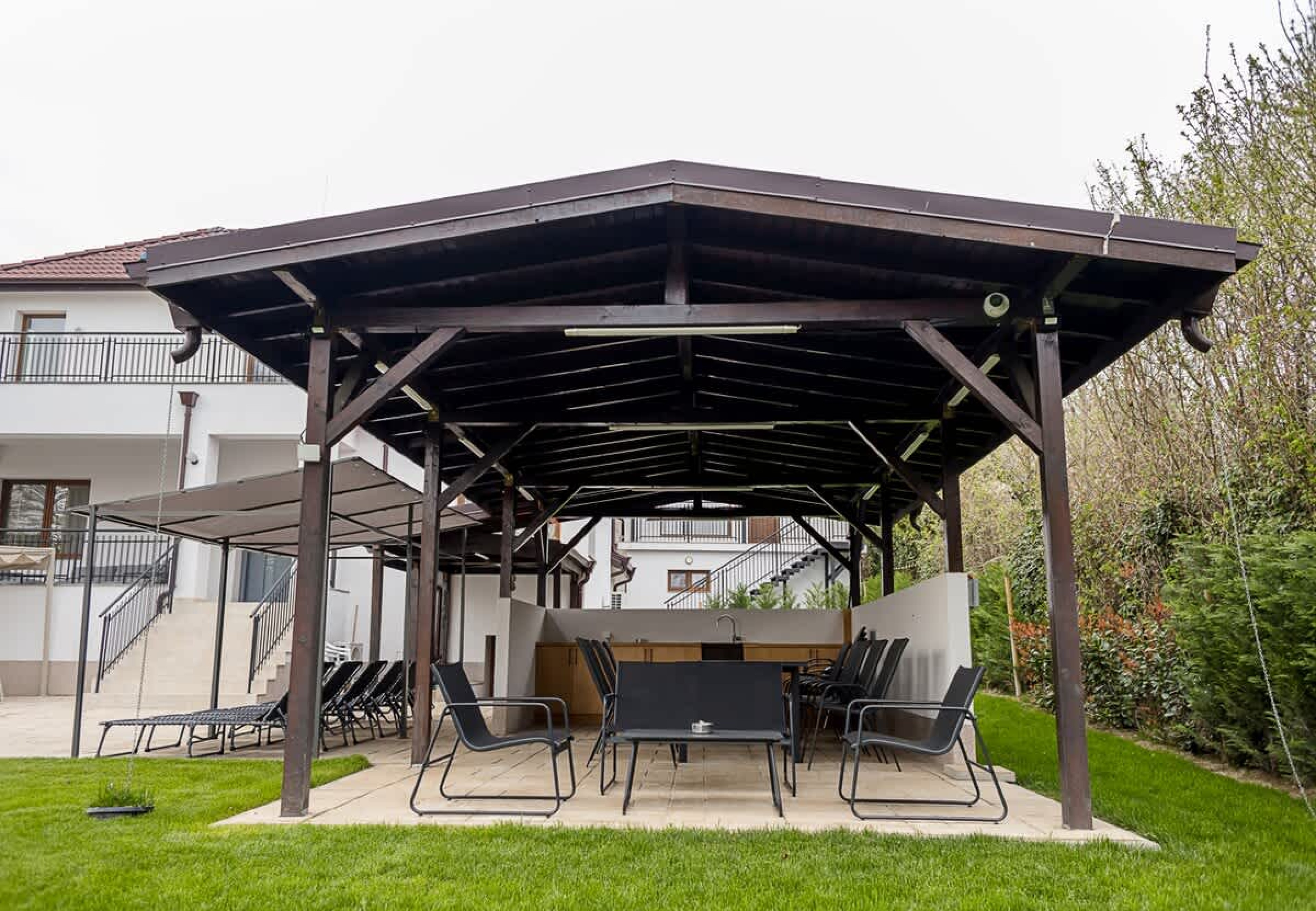 Scoutaround White Logo