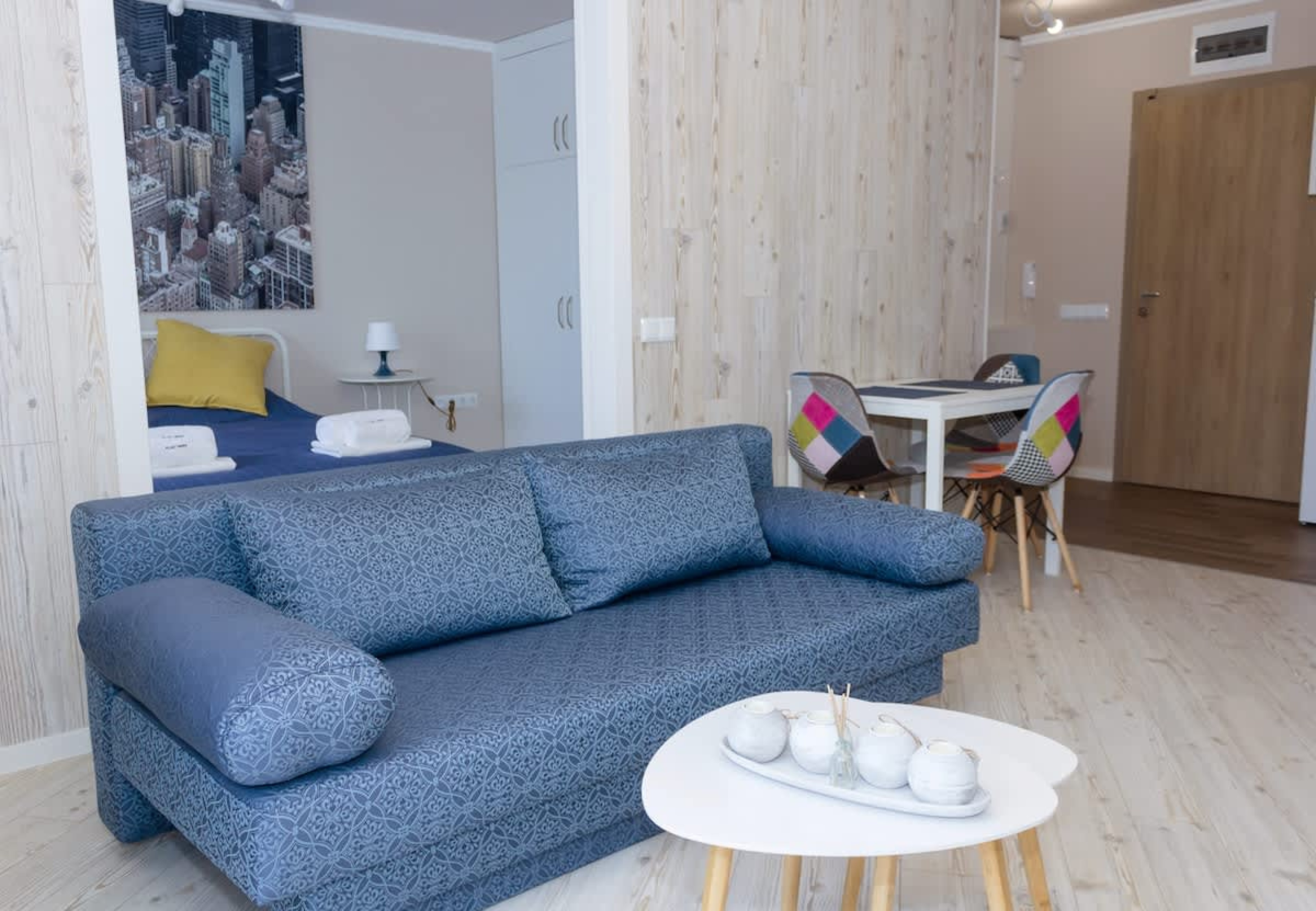 Sunny Blue  One-Bedroom Flat with Balcony - Photo 14