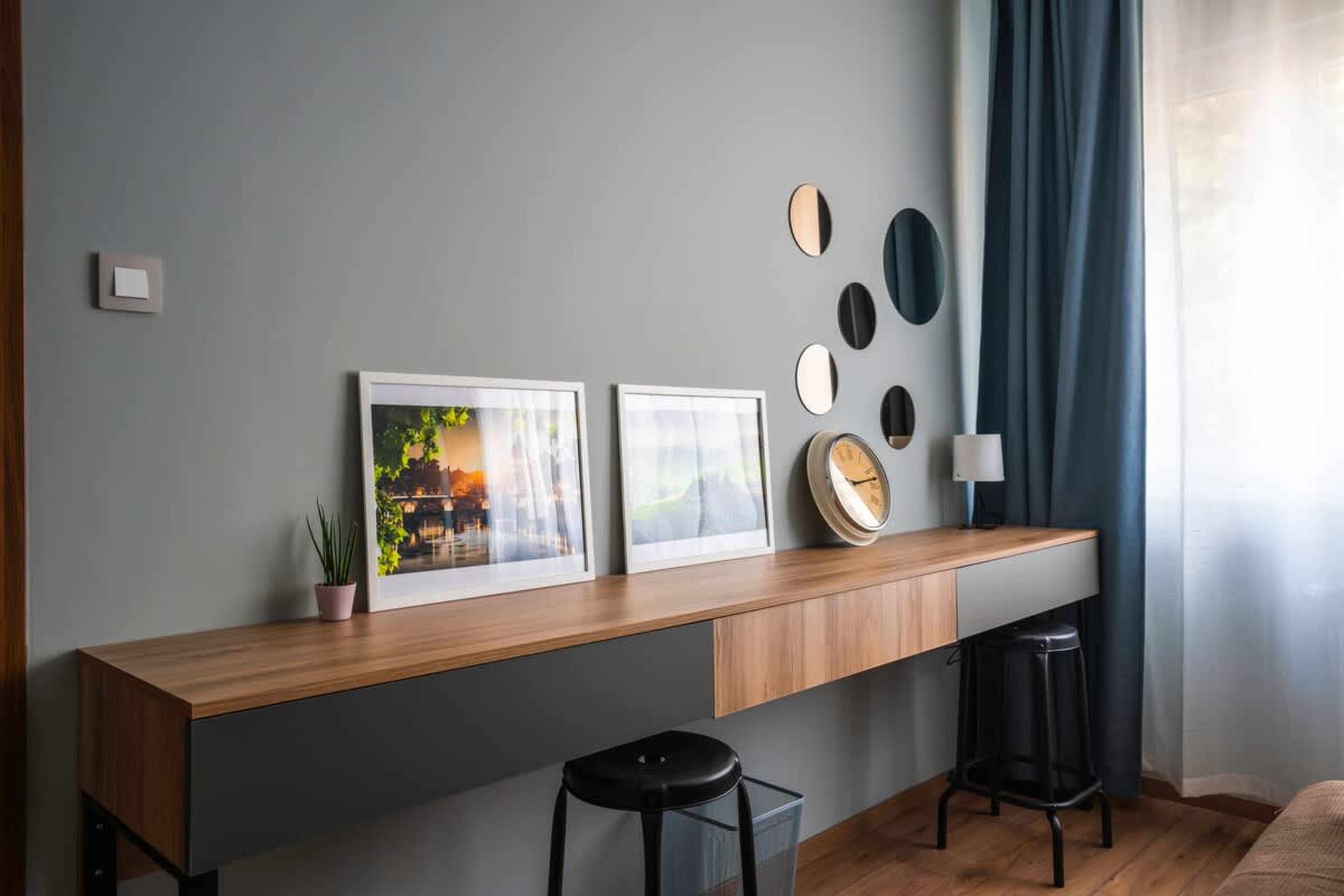 Scoutaround White Logo