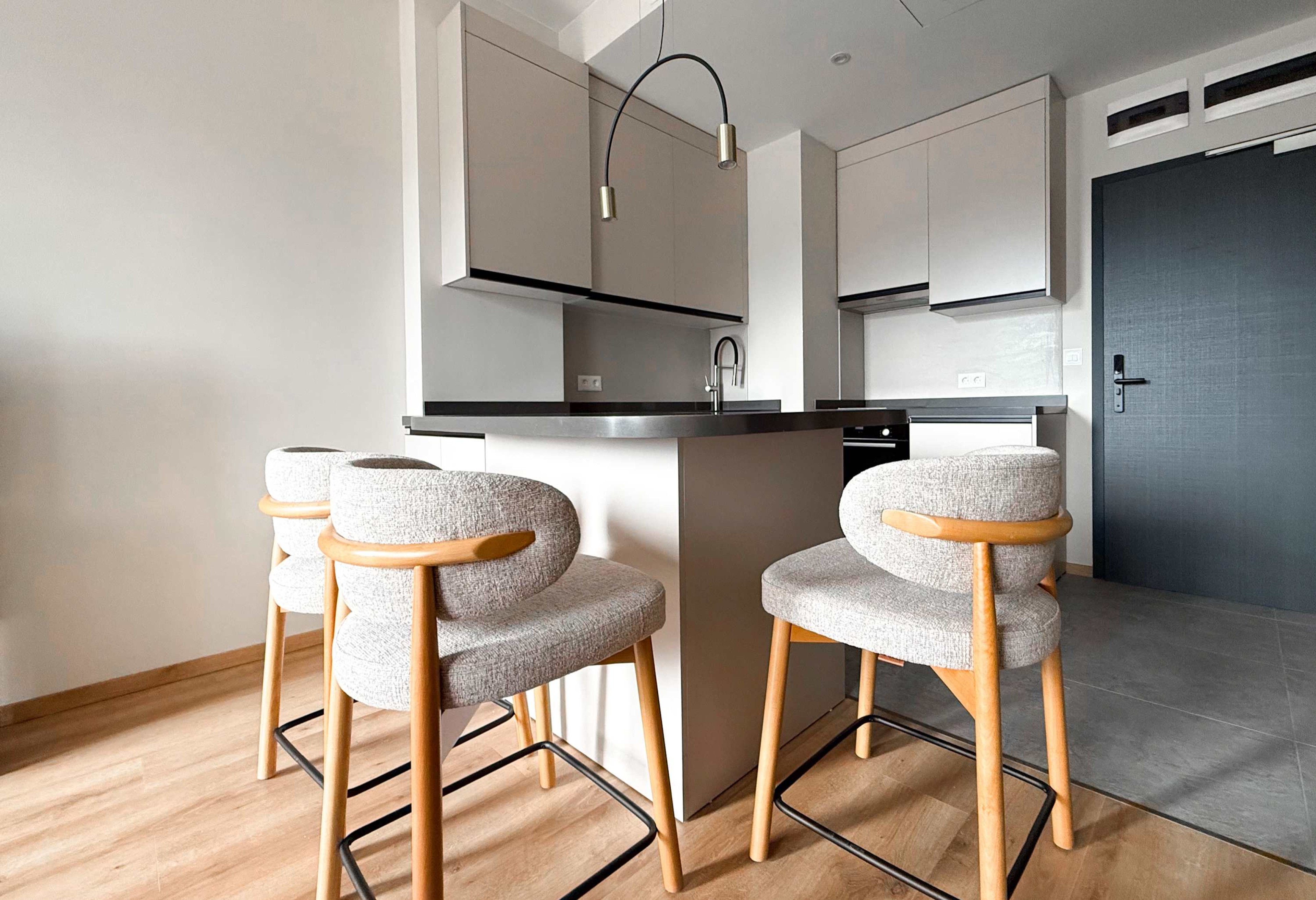 Scoutaround White Logo