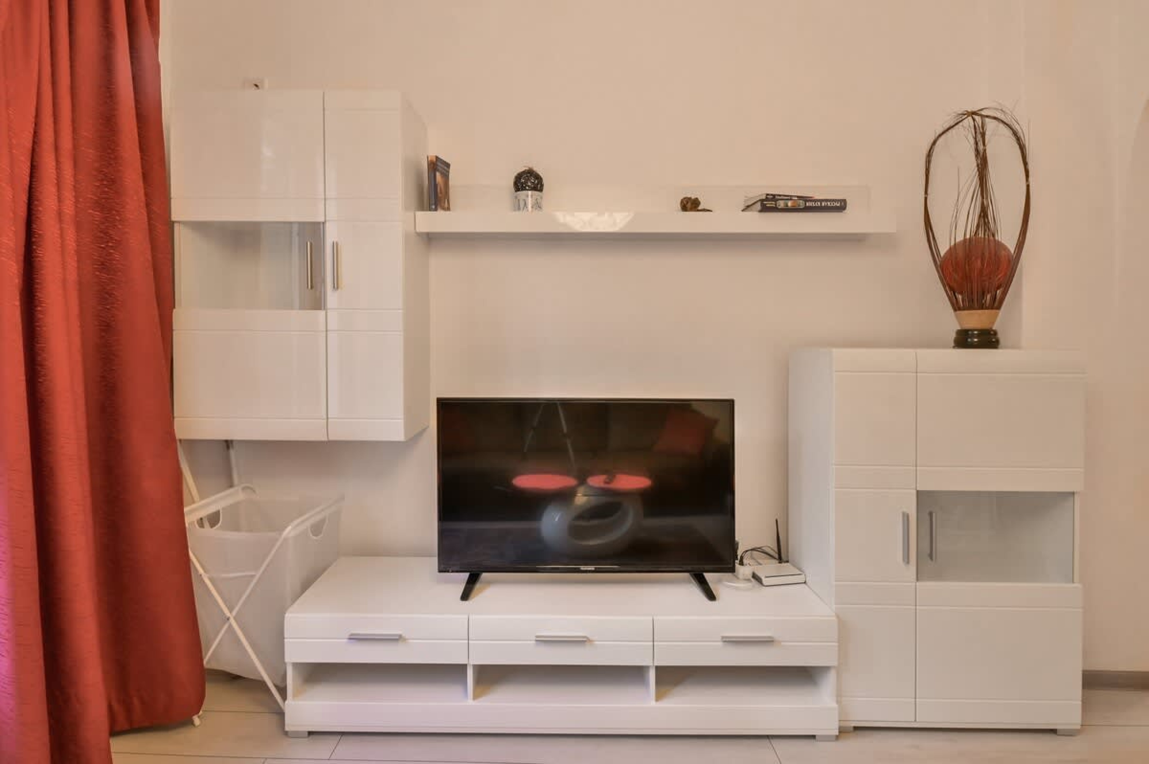 Scoutaround White Logo