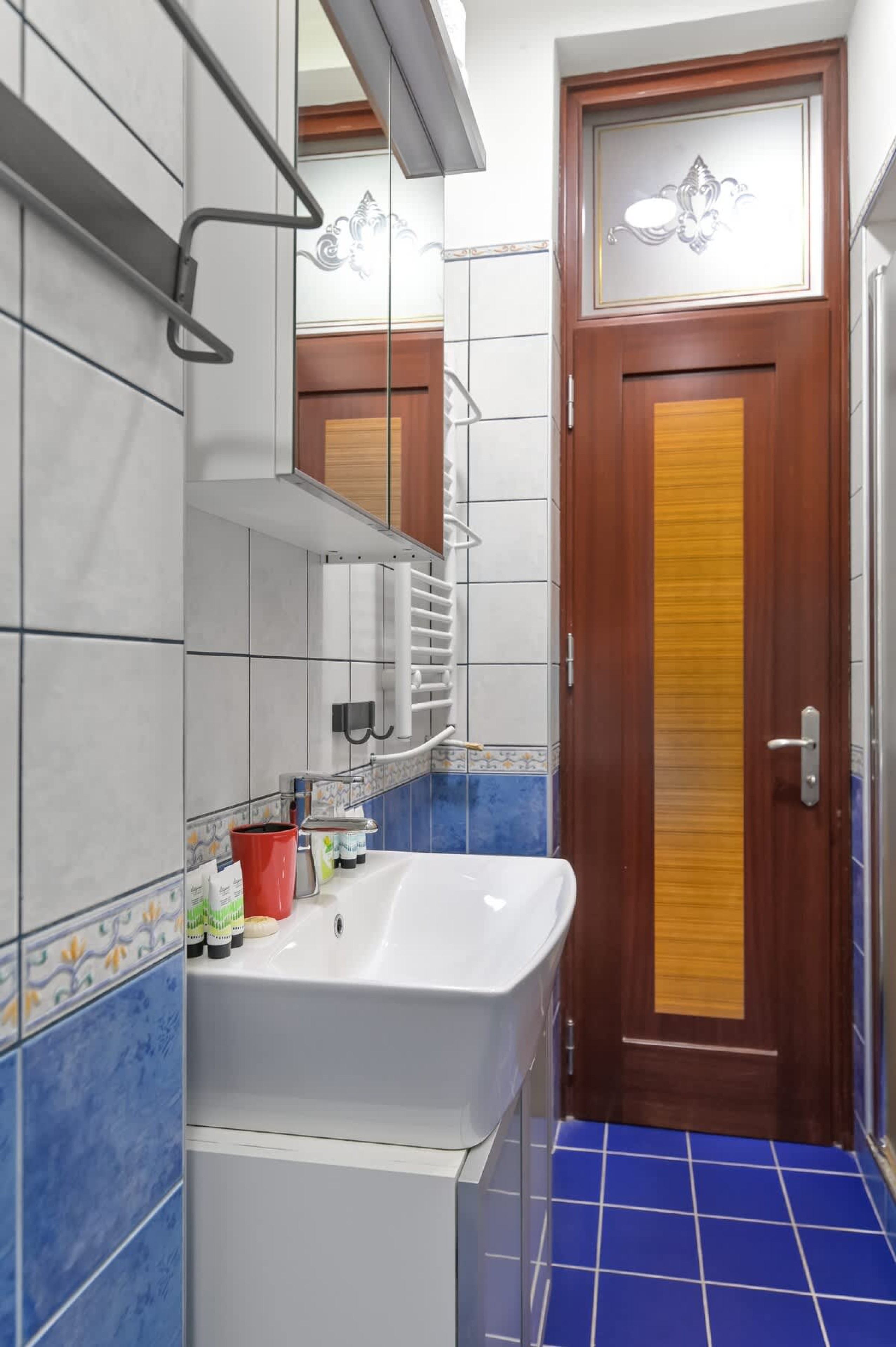 Life in Colors - Elegant 2BD Premium Stay - Photo 24