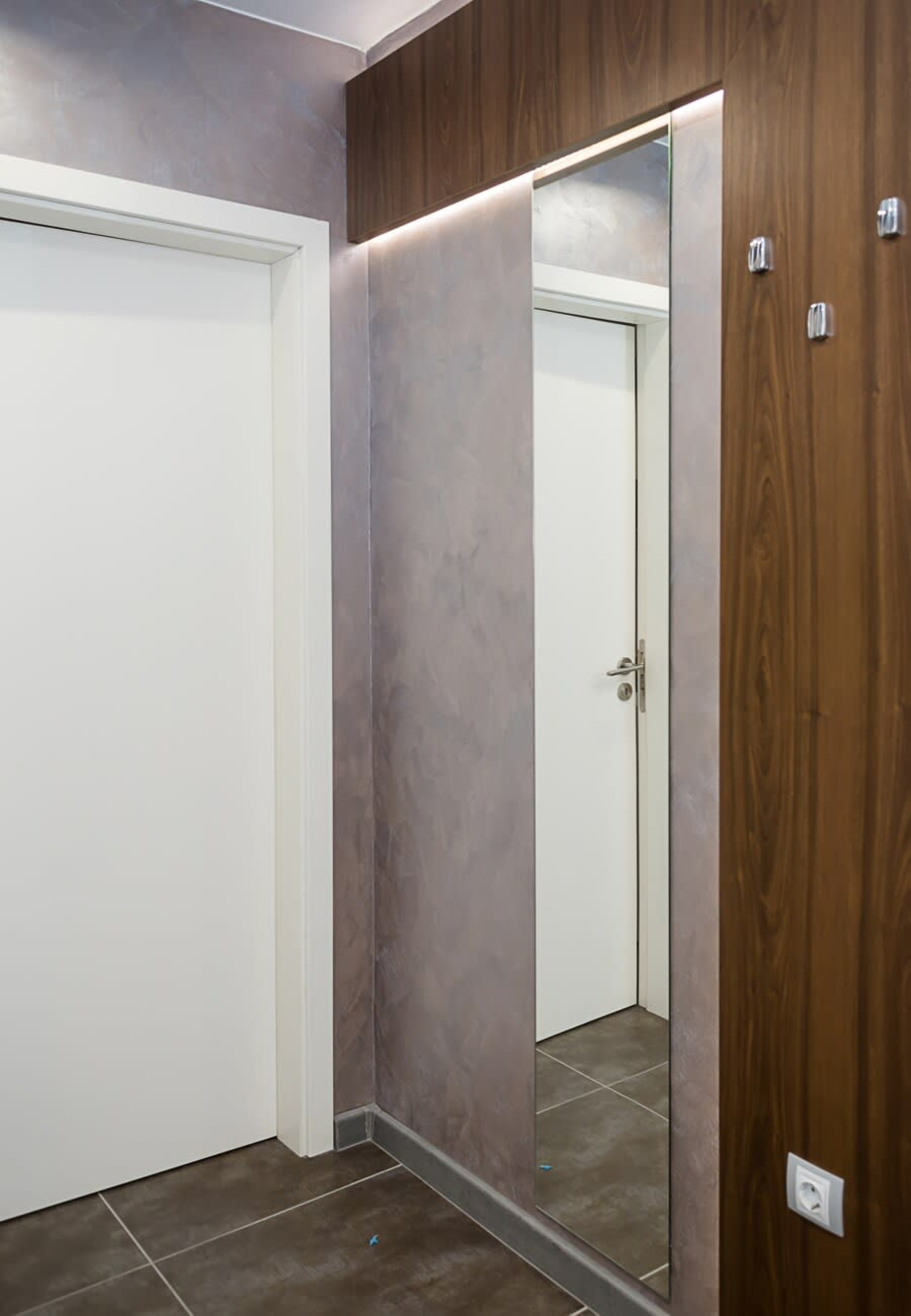 Scoutaround White Logo