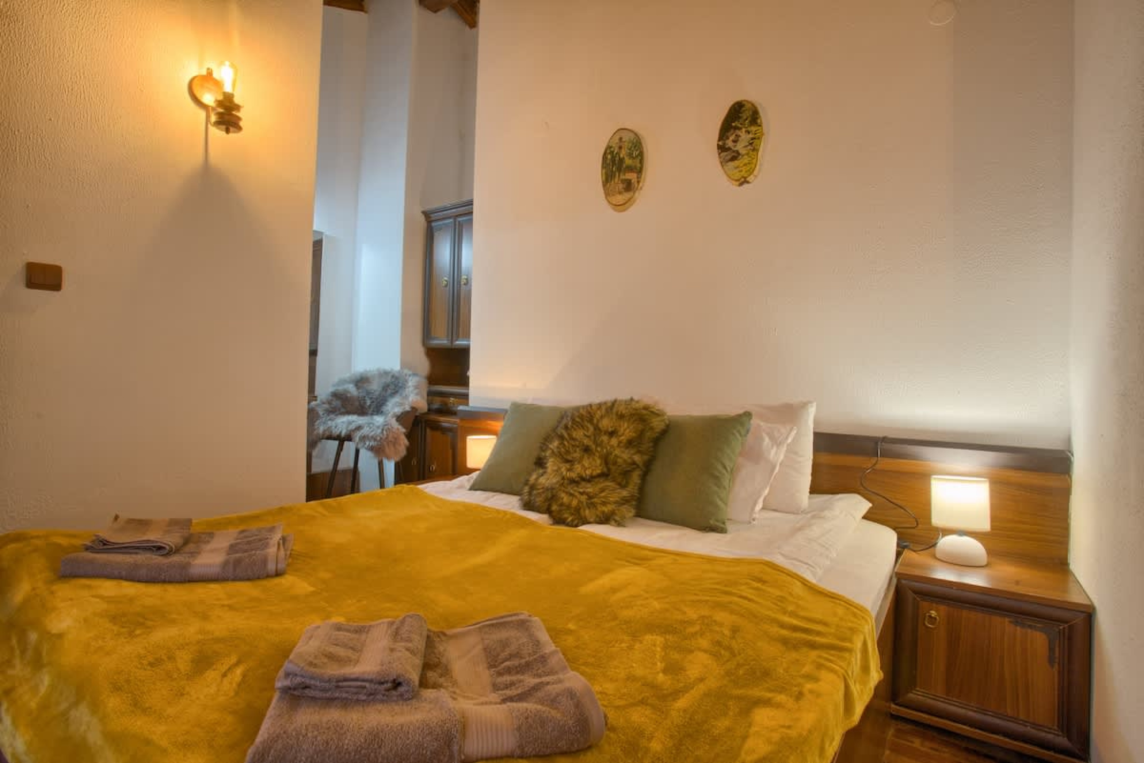 Scoutaround White Logo