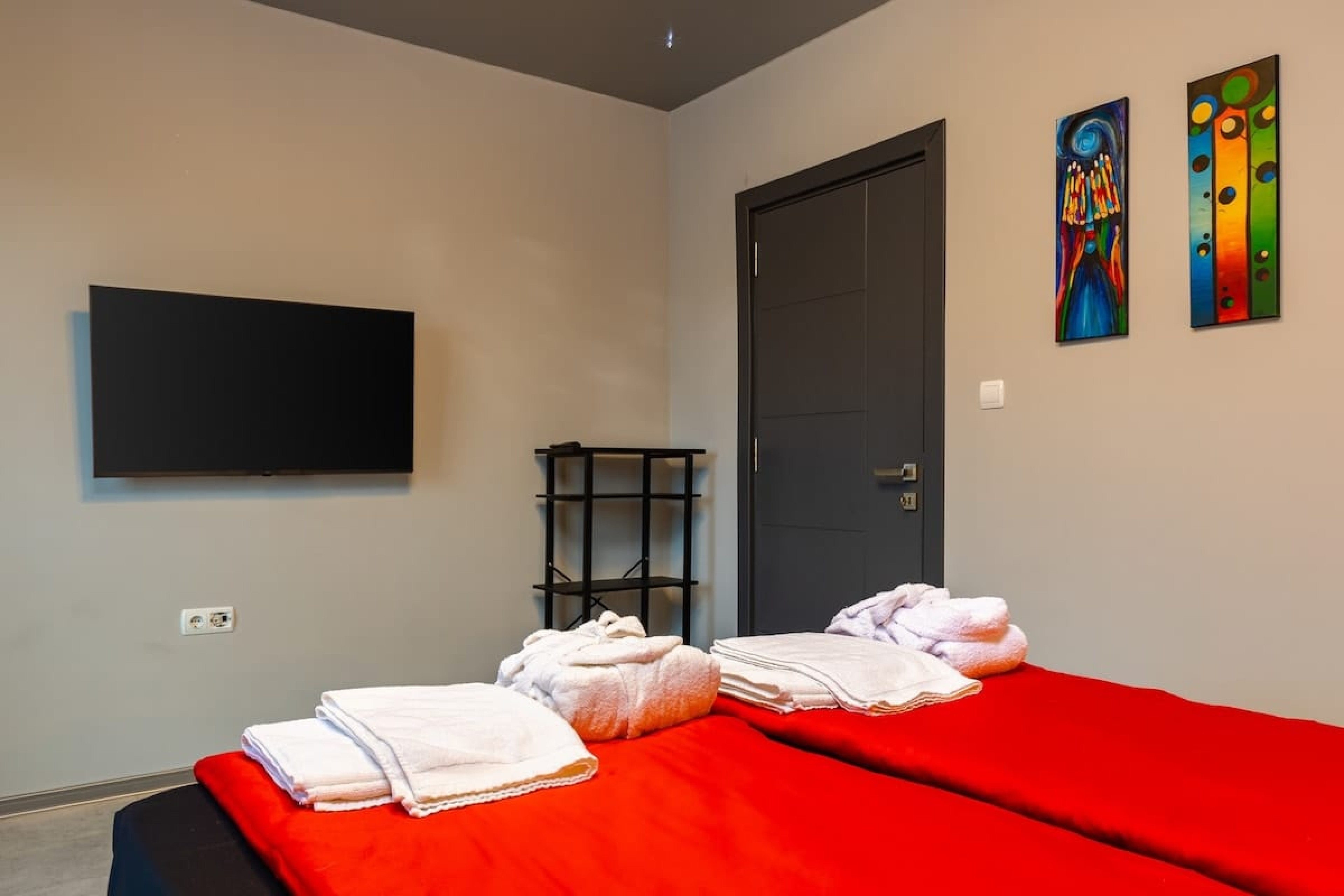 Scoutaround White Logo