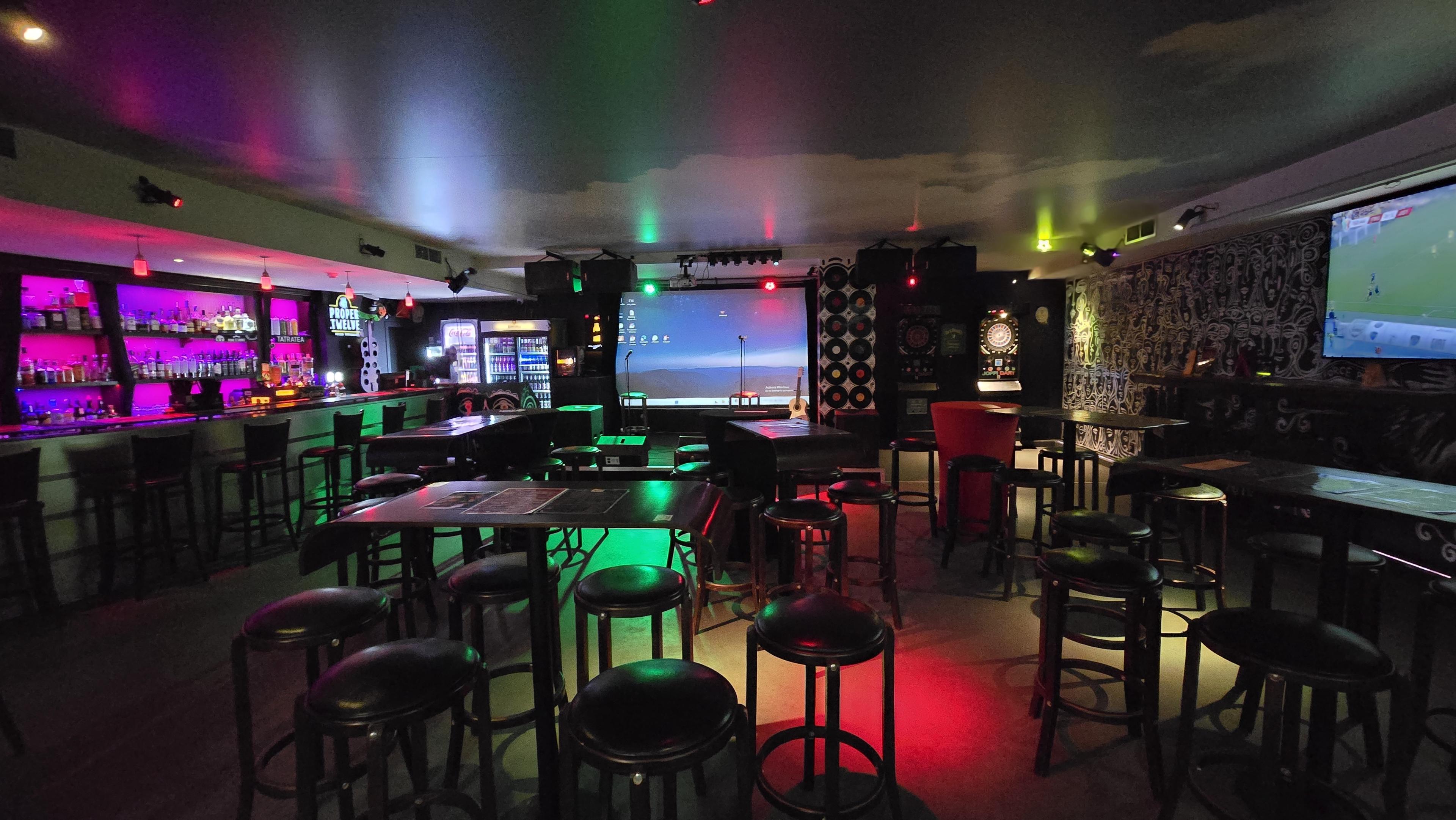 Main customer / seating area