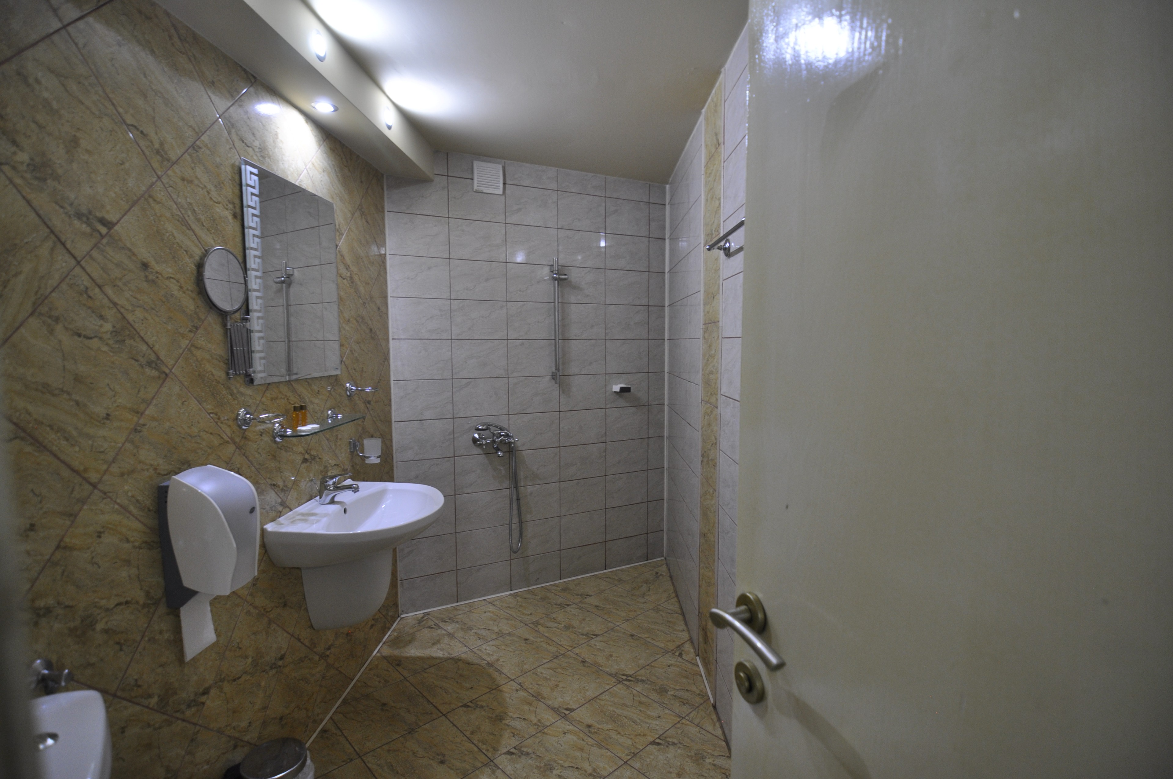 Scoutaround White Logo