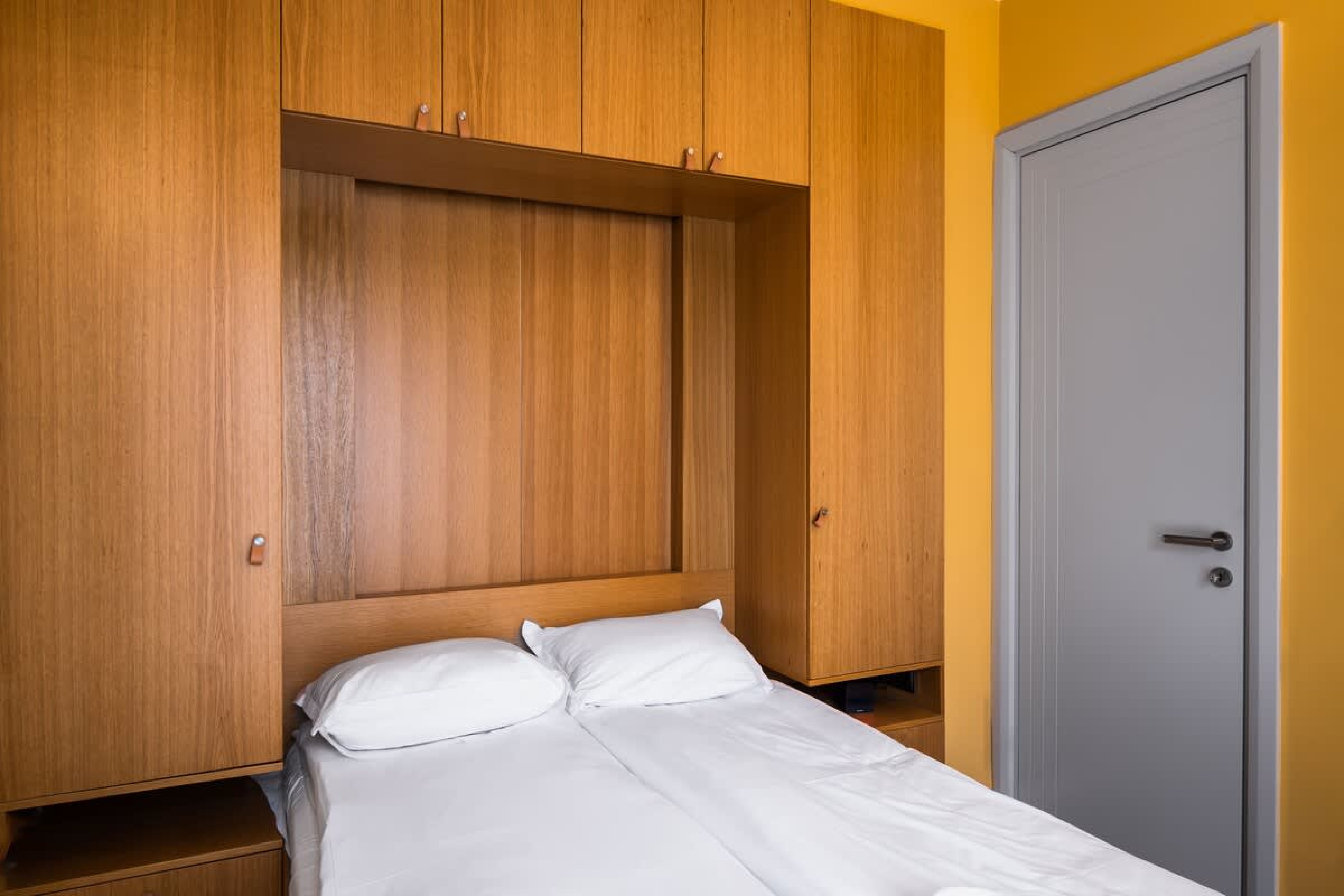 Scoutaround White Logo