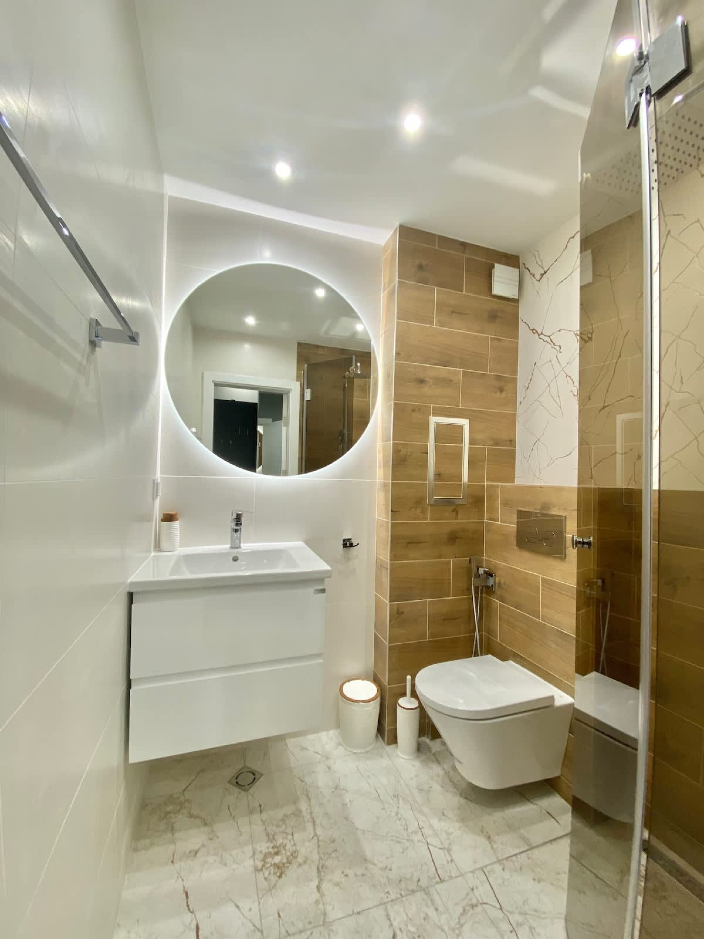 Scoutaround White Logo